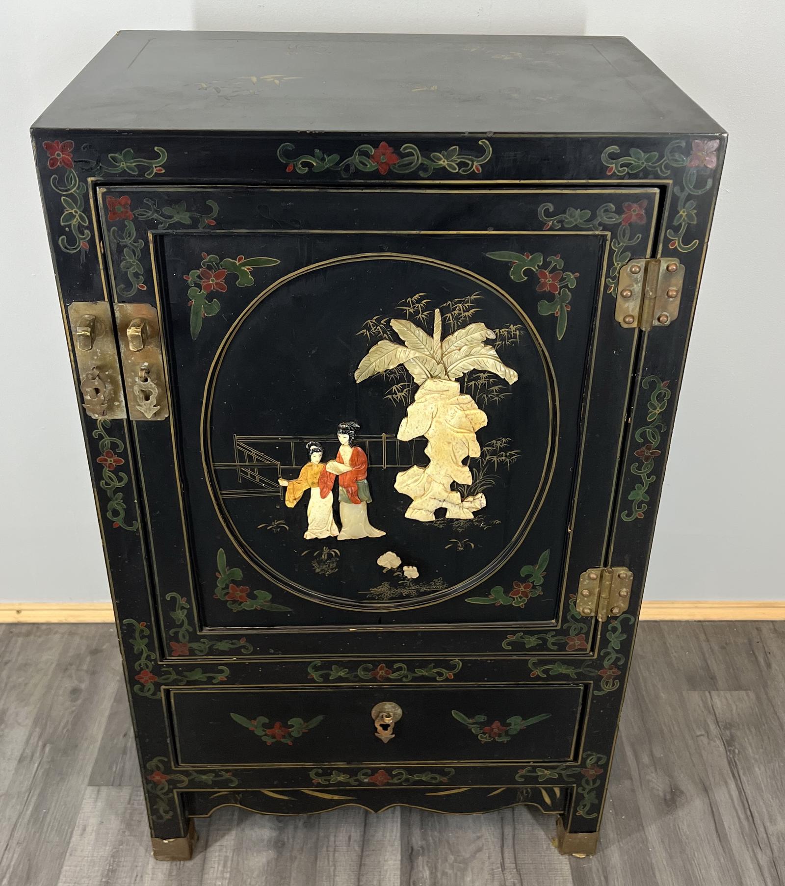 Cabinet Vintage Chinese Lacquered Cupboard Sideboard Chest of Drawers (1 of 12) Cabinet Vintage Chinese Lacquered Cupboard Sideboard Chest of Drawers (1 of 12)