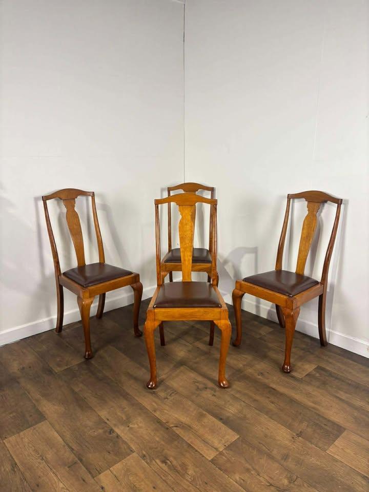 Vintage Set of Four Honey Oak Dining Chairs (1 of 14)