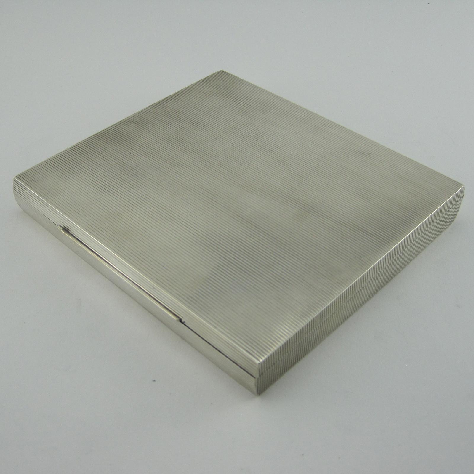 Stylish Sterling Silver Cedar Lined Trinket or Cigarette Box (1 of 6)