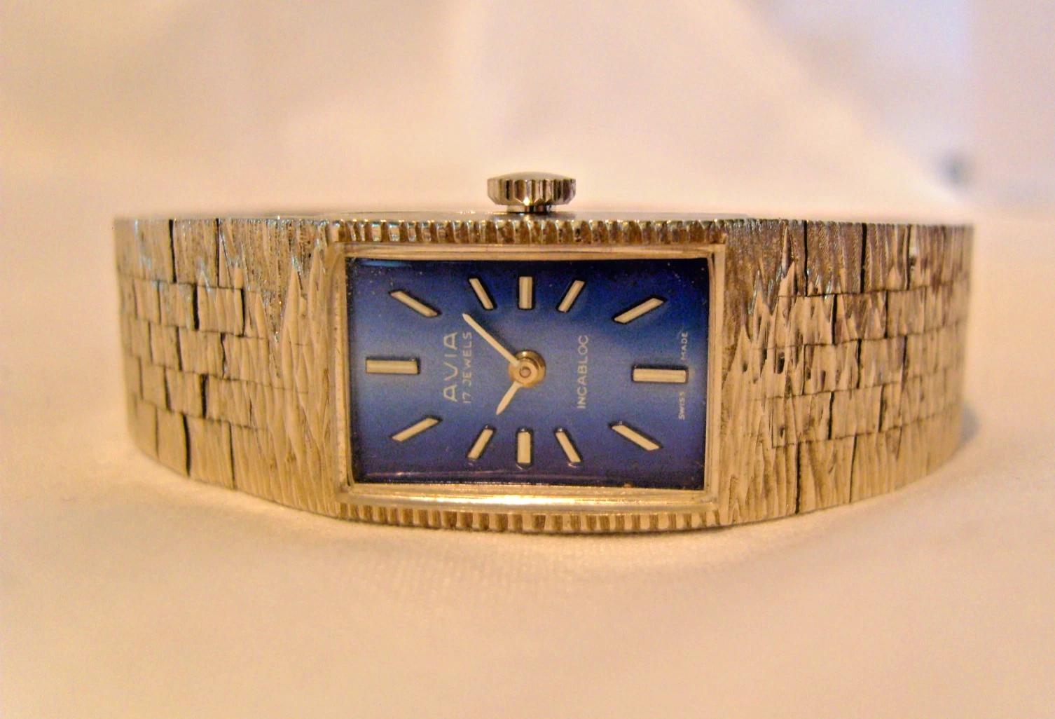 Avia Wrist Watch 1970s Ladies 14ct White Gold Plated Blue Dial Original Box FWO (1 of 21) Avia Wrist Watch 1970s Ladies 14ct White Gold Plated Blue Dial Original Box FWO (1 of 21)