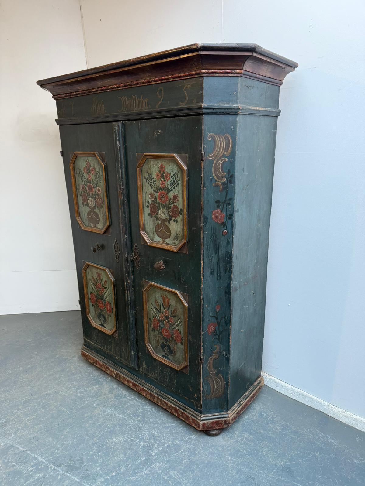 An Originally Painted Georgian Antique/old Pine 2 Door Kitchen Storage Cupboard (1 of 9)