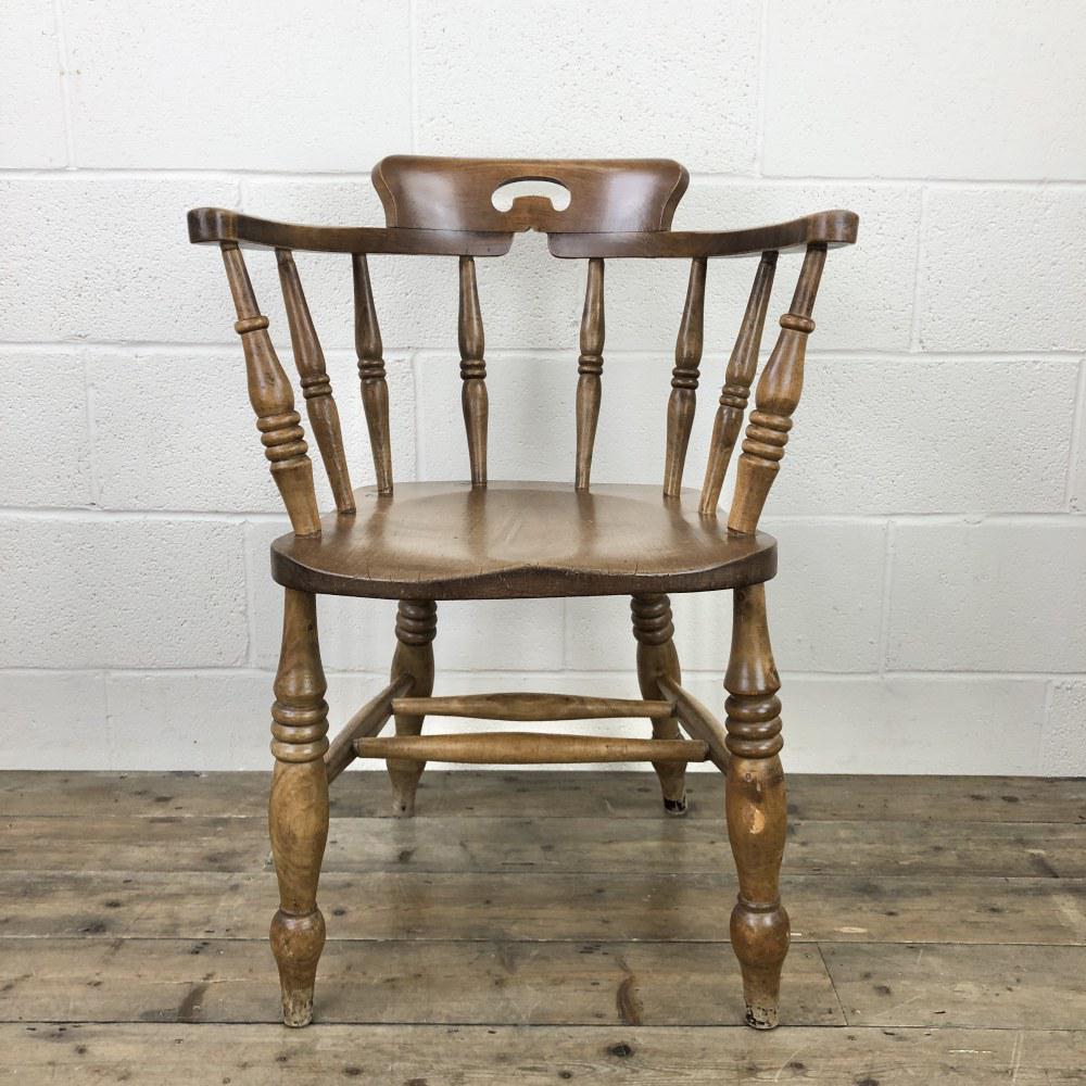 Antique Beech Spindle Back Smoker's Bow Chair (1 of 8) Antique Beech Spindle Back Smoker's Bow Chair (1 of 8)