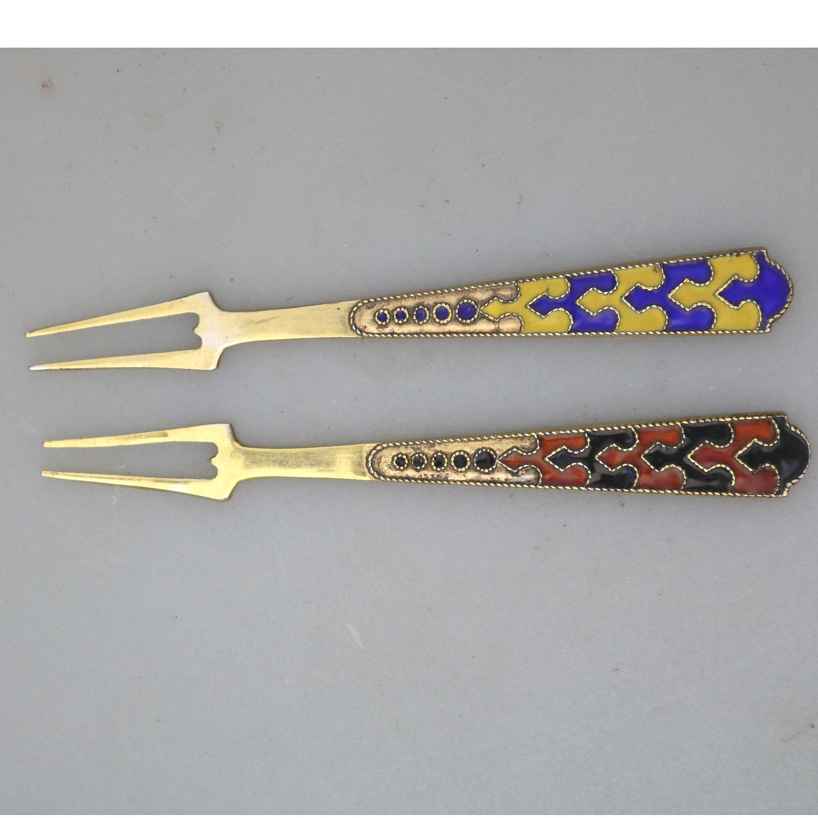 A Pair of Vintage Russian 875 Solid Silver / Gilt & Enamel Lemon Forks (1 of 8) A Pair of Vintage Russian 875 Solid Silver / Gilt & Enamel Lemon Forks (1 of 8)