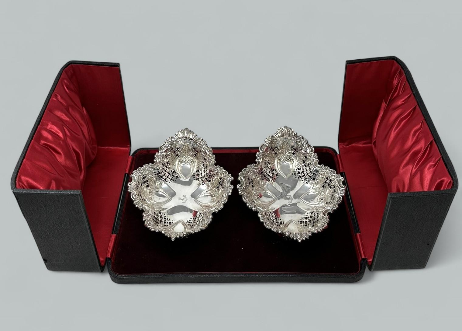 Antique Sterling Scottish Silver Pair Centerpieces Sweetmeat Candy Dishes 1900 (1 of 10)