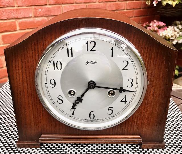 Immaculate Early 1950’s English Striking Mantel Clock by Bentima / Perivale. (1 of 7) Immaculate Early 1950’s English Striking Mantel Clock by Bentima / Perivale. (1 of 7)