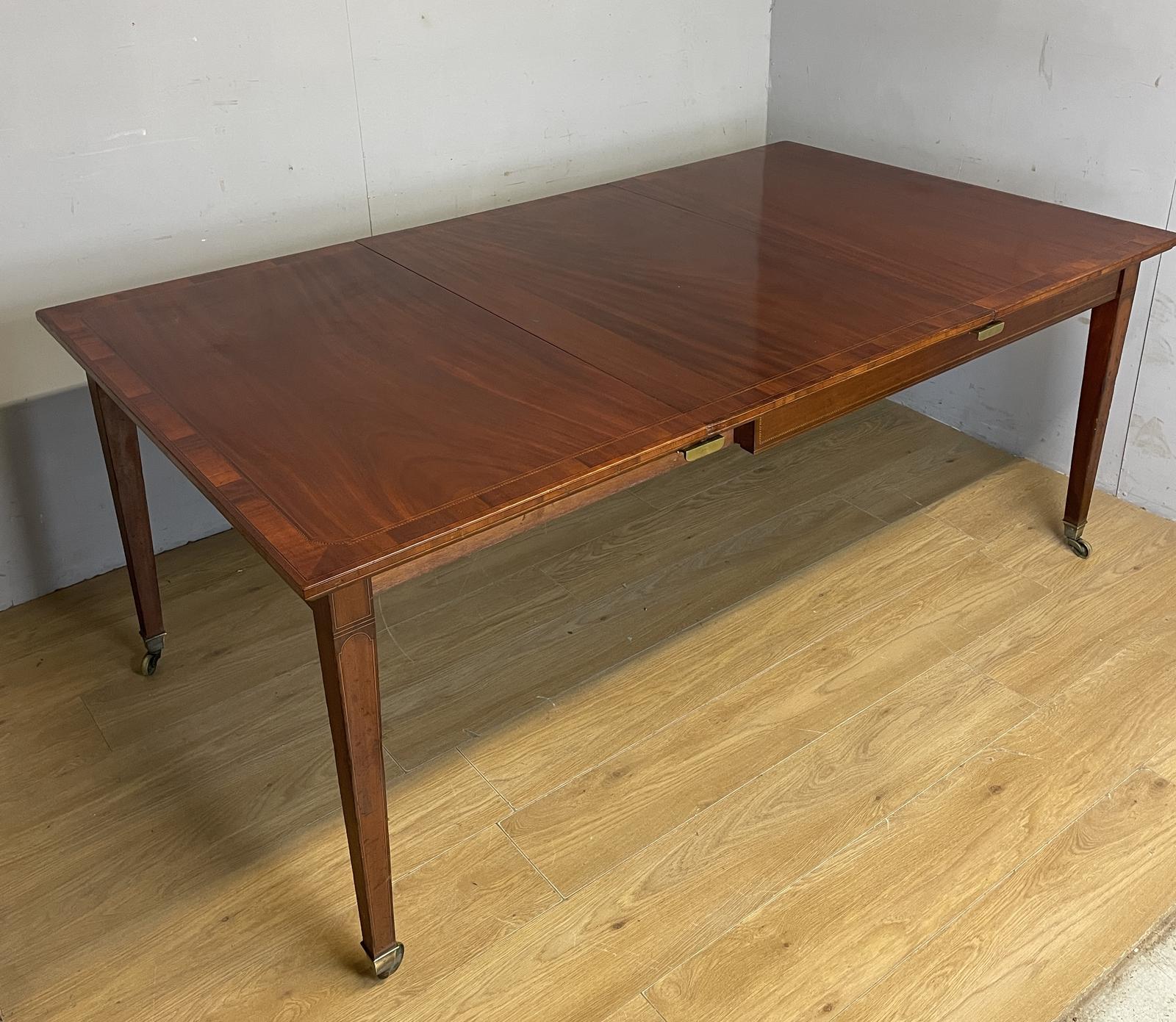 19th Century Inlaid Mahogany Extending Dining Table by Gillows c.1895 (1 of 17)