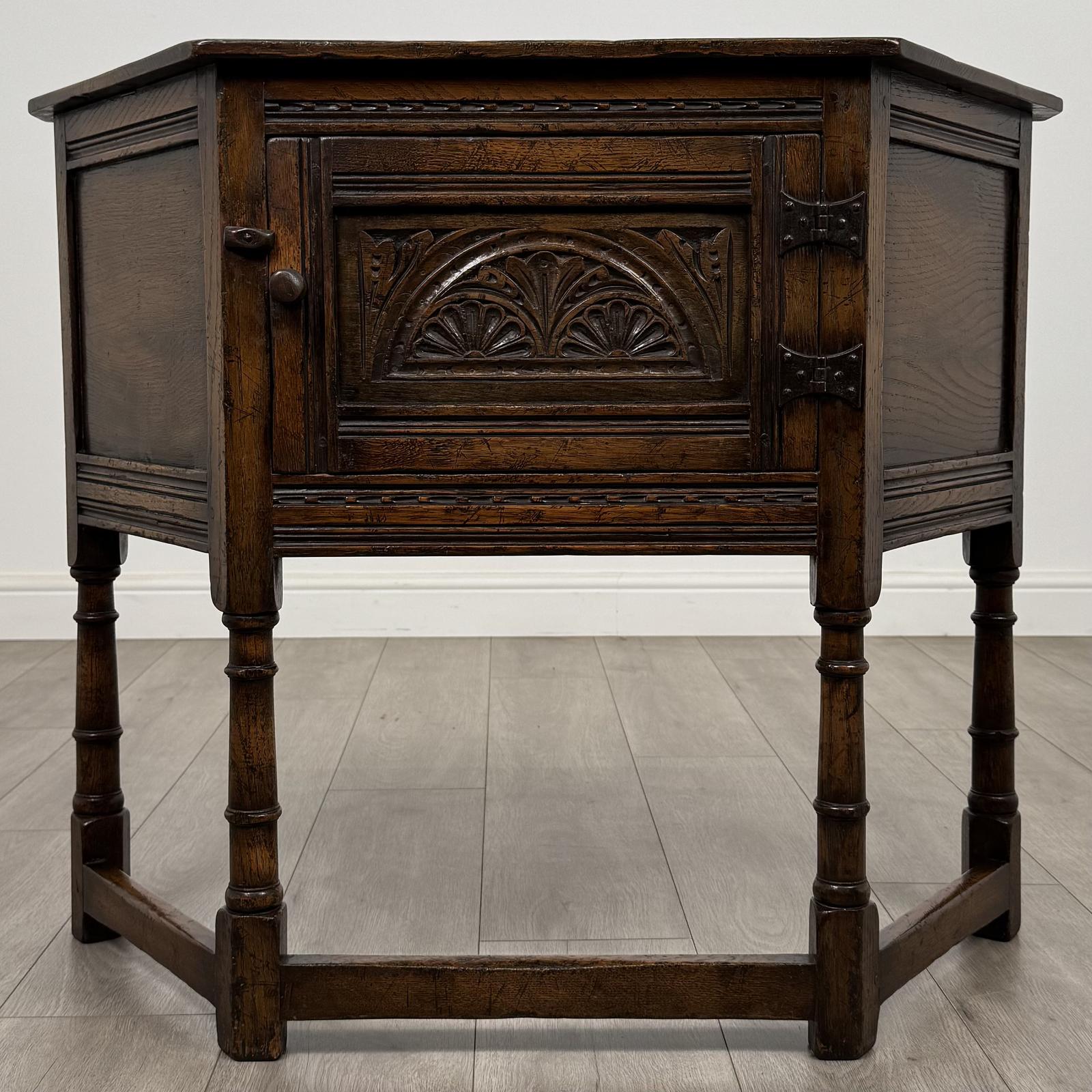 Antique 20th Century Good Quality Cupboard in Oak (1 of 8)