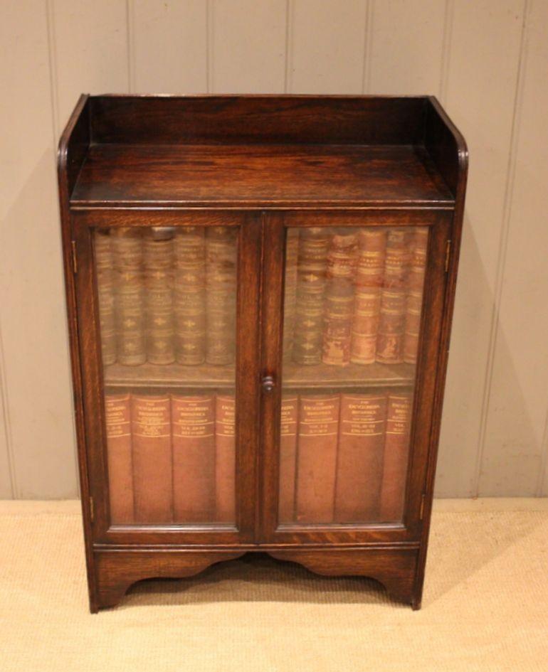 Small Oak Glazed Bookcase (1 of 11) Small Oak Glazed Bookcase (1 of 11)