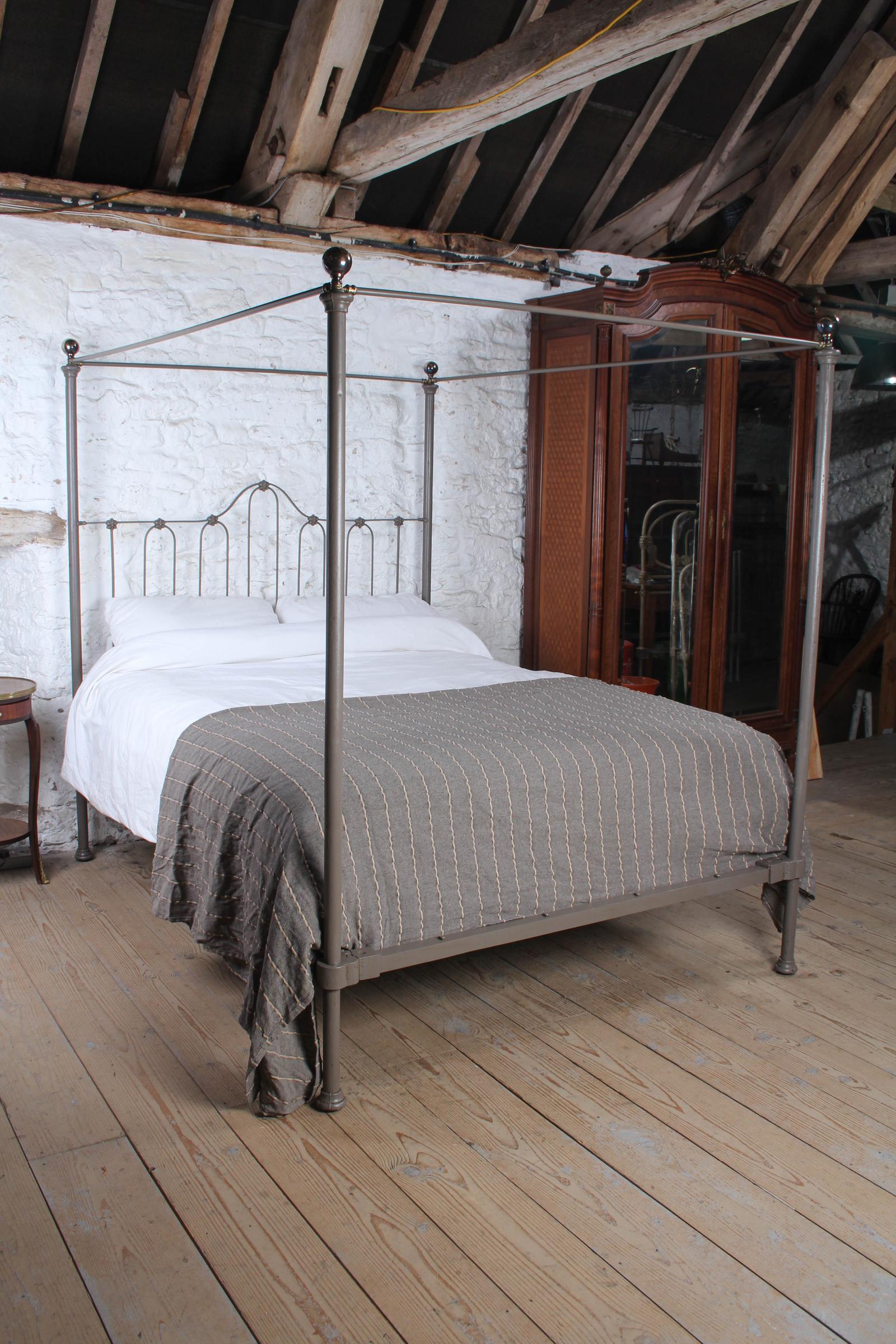 Fabulous Quality Lower Height King Size Four Poster Bed (1 of 8)