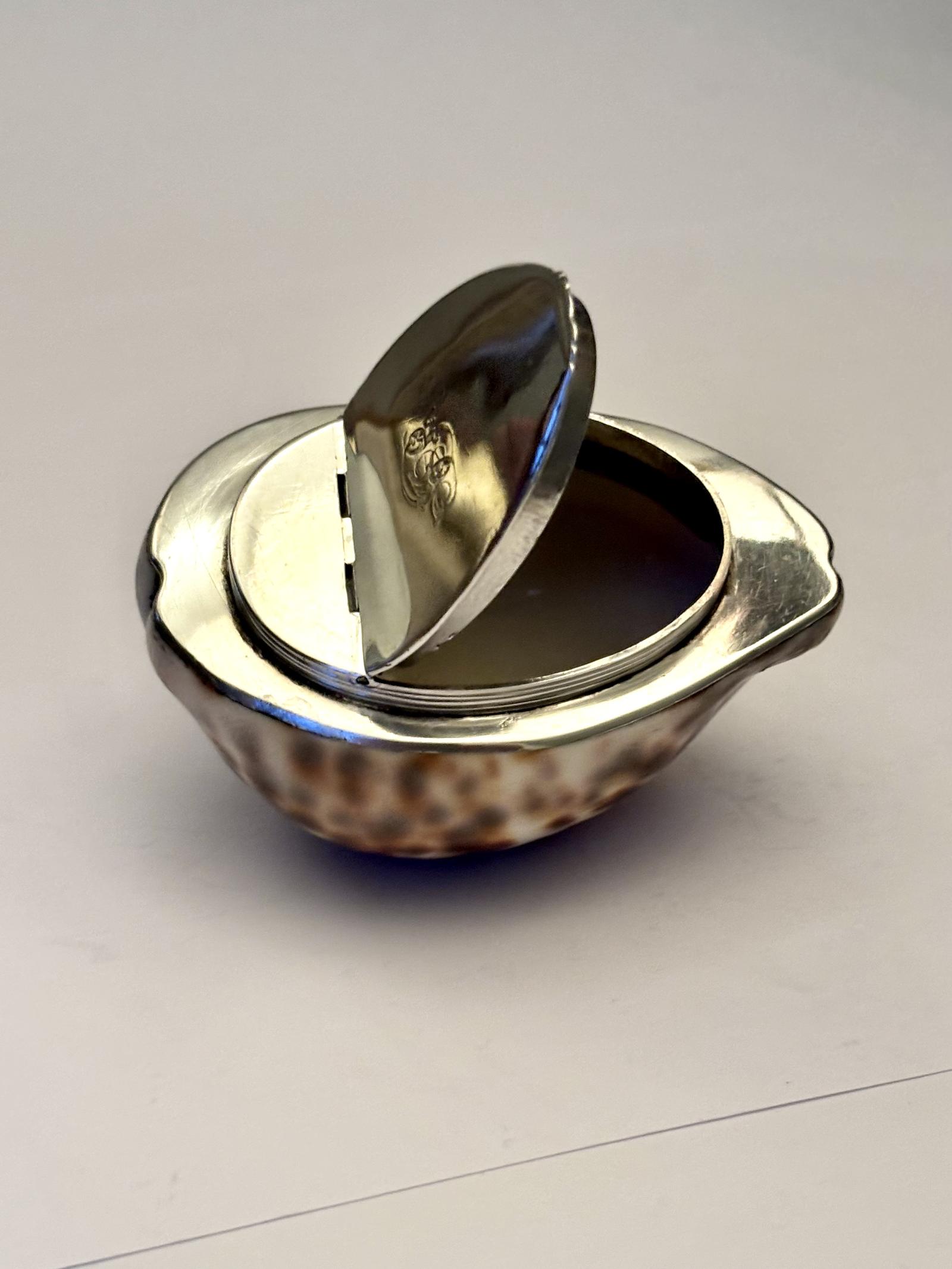 George III Scottish Provincial Silver Cowrie Shell Snuff Box ROBERT KEAY PERTH C1800 (1 of 15) George III Scottish Provincial Silver Cowrie Shell Snuff Box ROBERT KEAY PERTH C1800 (1 of 15)