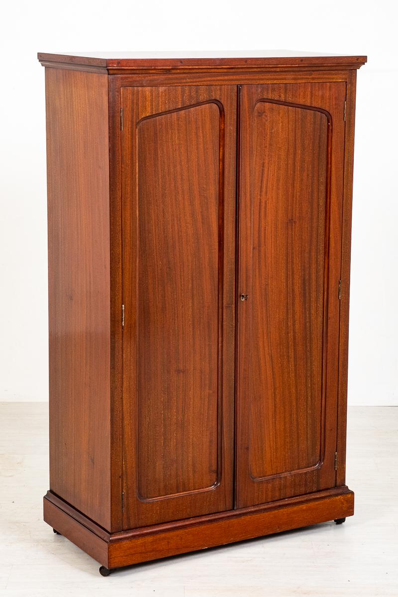 Victorian Mahogany 2 Door Cabinet (1 of 6) Victorian Mahogany 2 Door Cabinet (1 of 6)