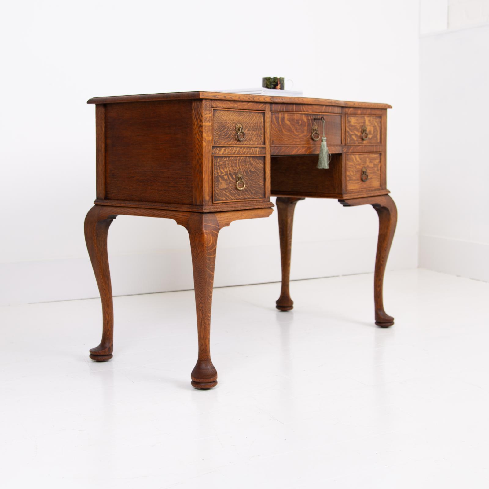 Quality Oak 4 Drawer Desk C1920 (1 of 18)