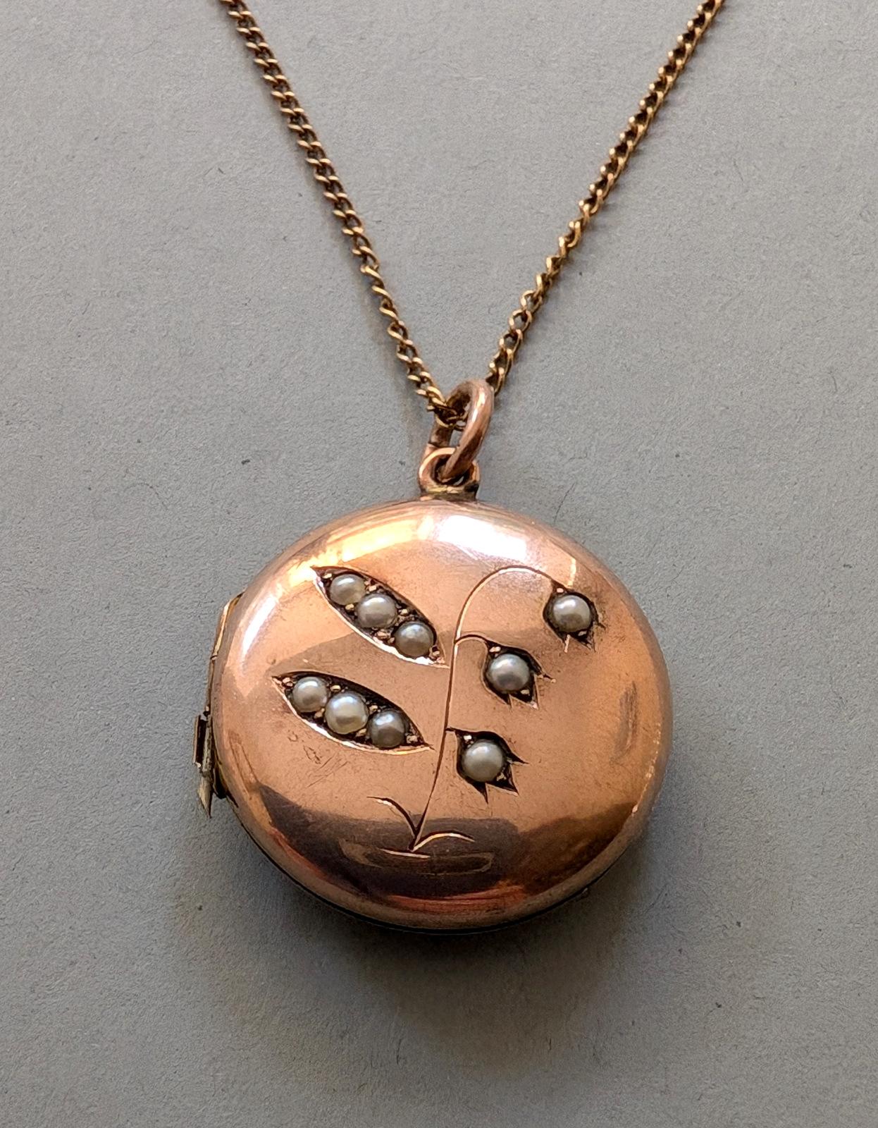 Victorian 9ct Gold Back + Front Locket & Chain (1 of 11) Victorian 9ct Gold Back + Front Locket & Chain (1 of 11)