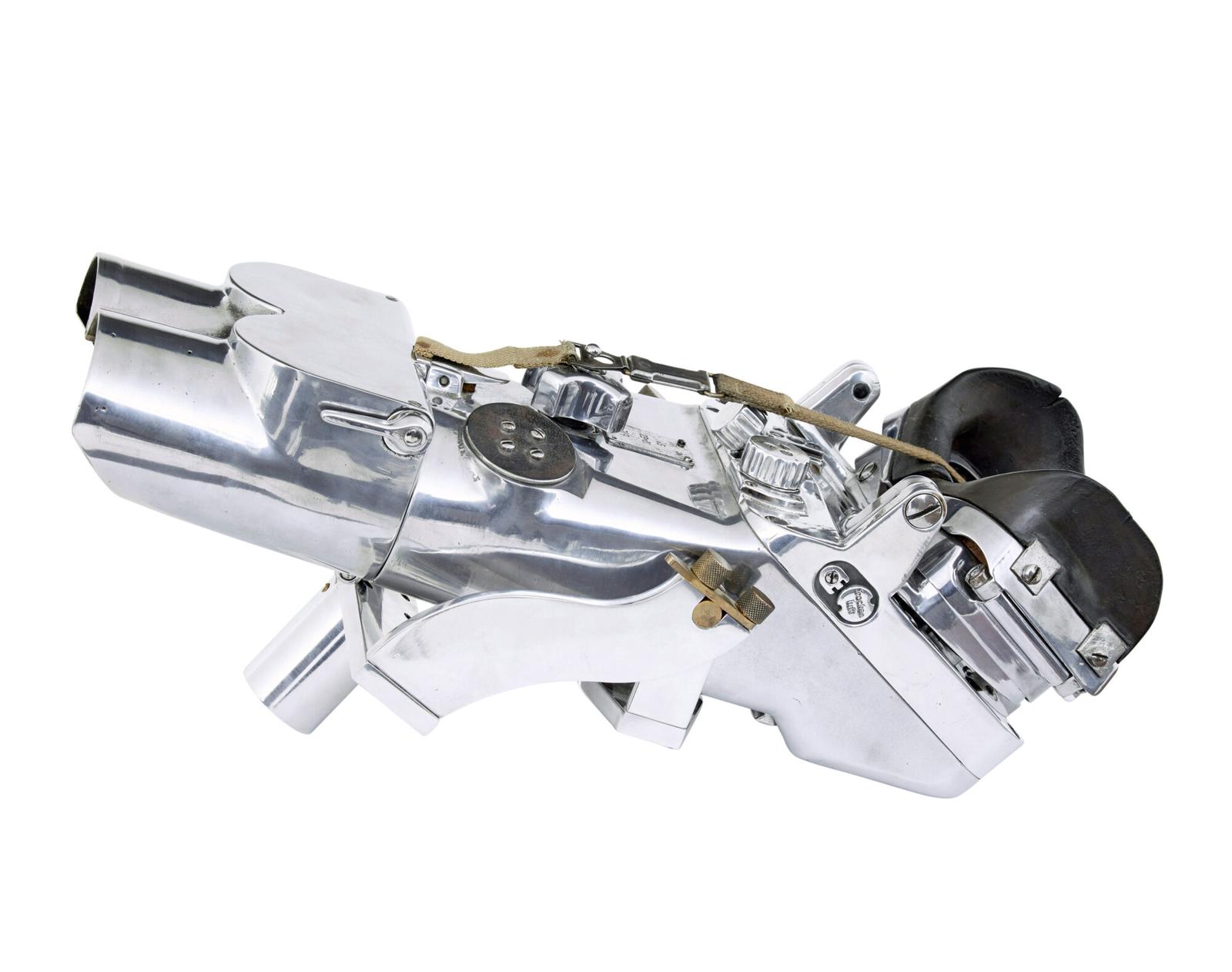 Pair of Ww2 Polished Steel German Rangefinder Flak Binoculars (1 of 17)