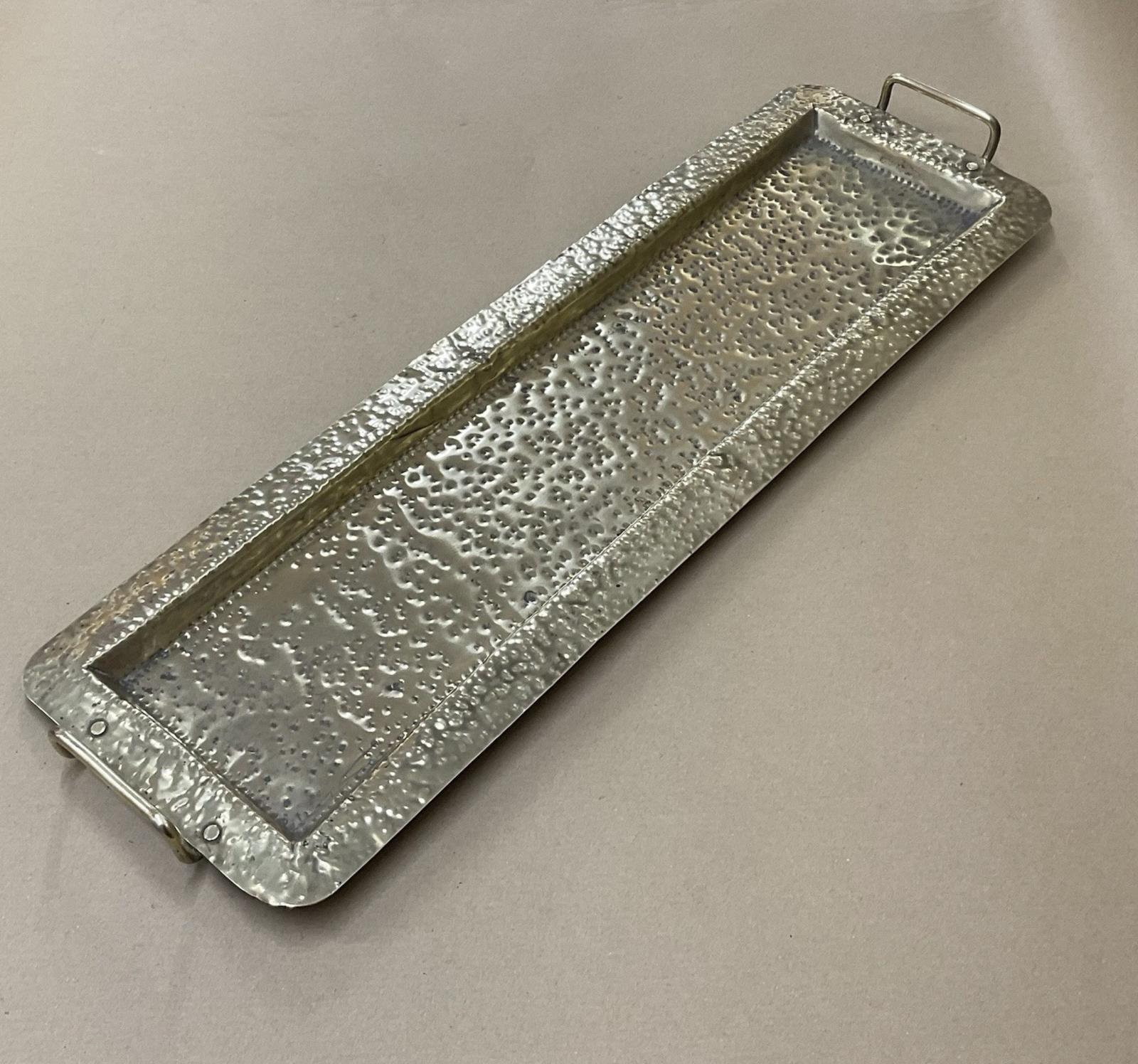 Arts & Crafts Hammered Brass Drinks Tray (65.5cm) c.1900 (1 of 4) Arts & Crafts Hammered Brass Drinks Tray (65.5cm) c.1900 (1 of 4)