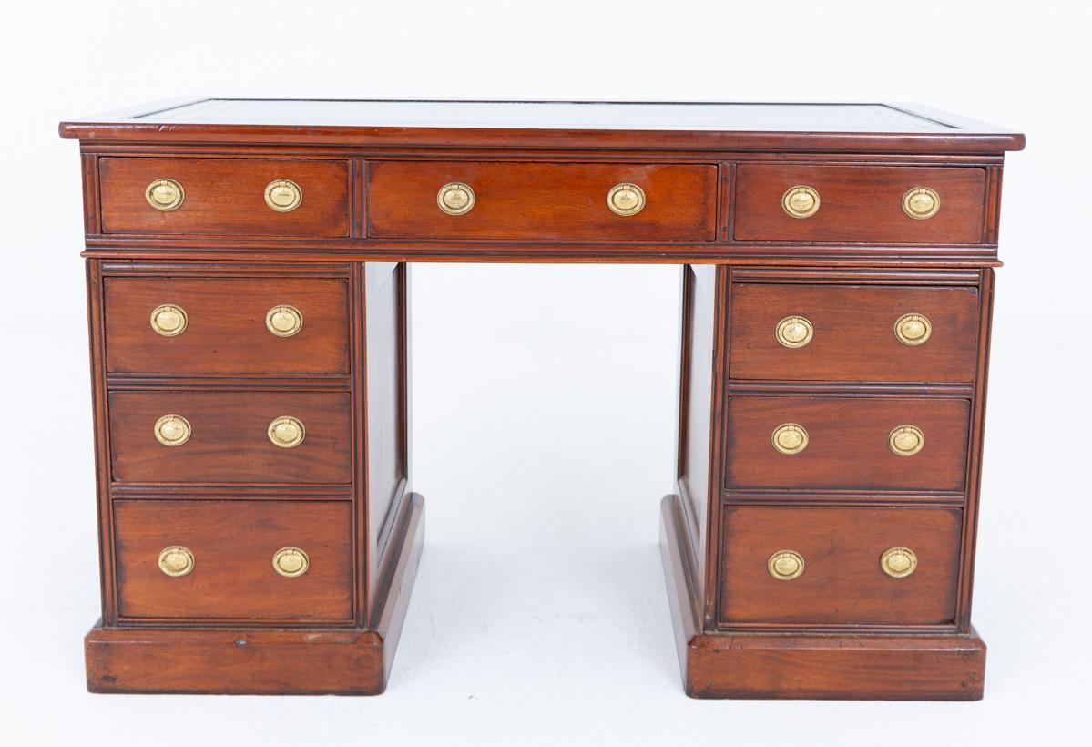 Victorian Mahogany Twin Pedestal Desk (1 of 8) Victorian Mahogany Twin Pedestal Desk (1 of 8)
