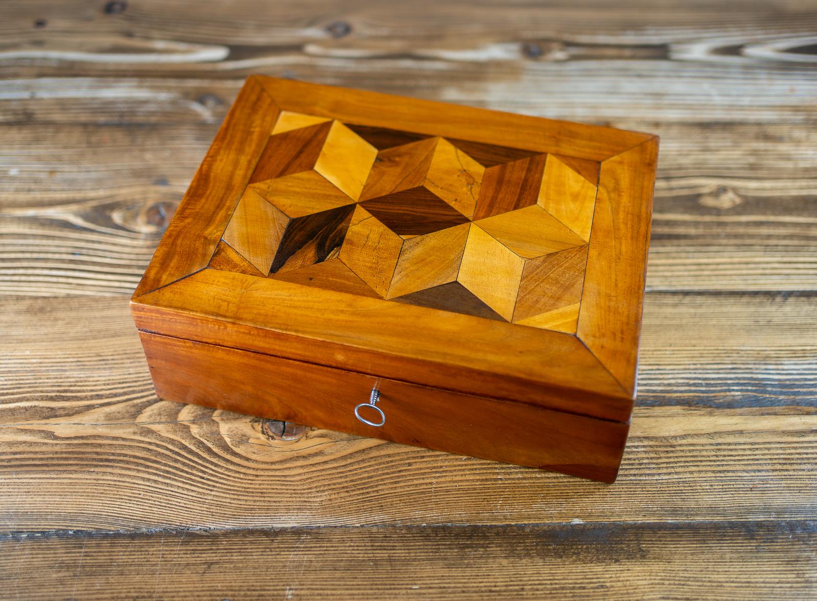 Van Dyke Patterned Box (1 of 10)