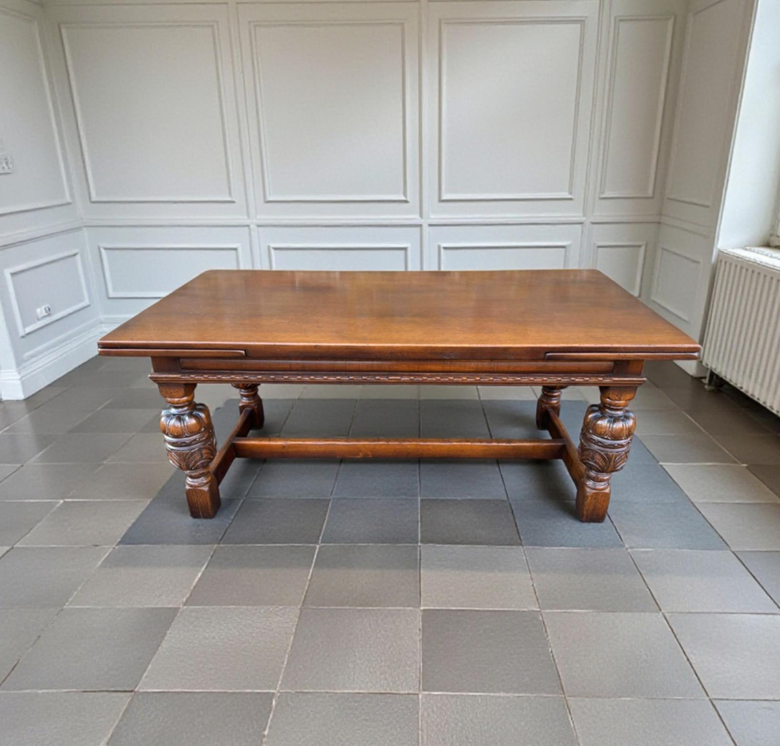 Large Oak Extending Dining Table Seats 8-10 (1 of 12)