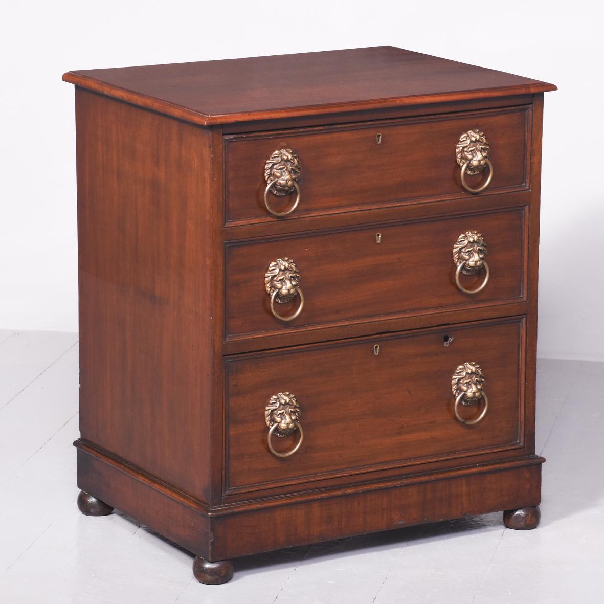 William IV Neat-sized Mahogany Cellarette in The Form of a Chest of Drawers (1 of 7) William IV Neat-sized Mahogany Cellarette in The Form of a Chest of Drawers (1 of 7)