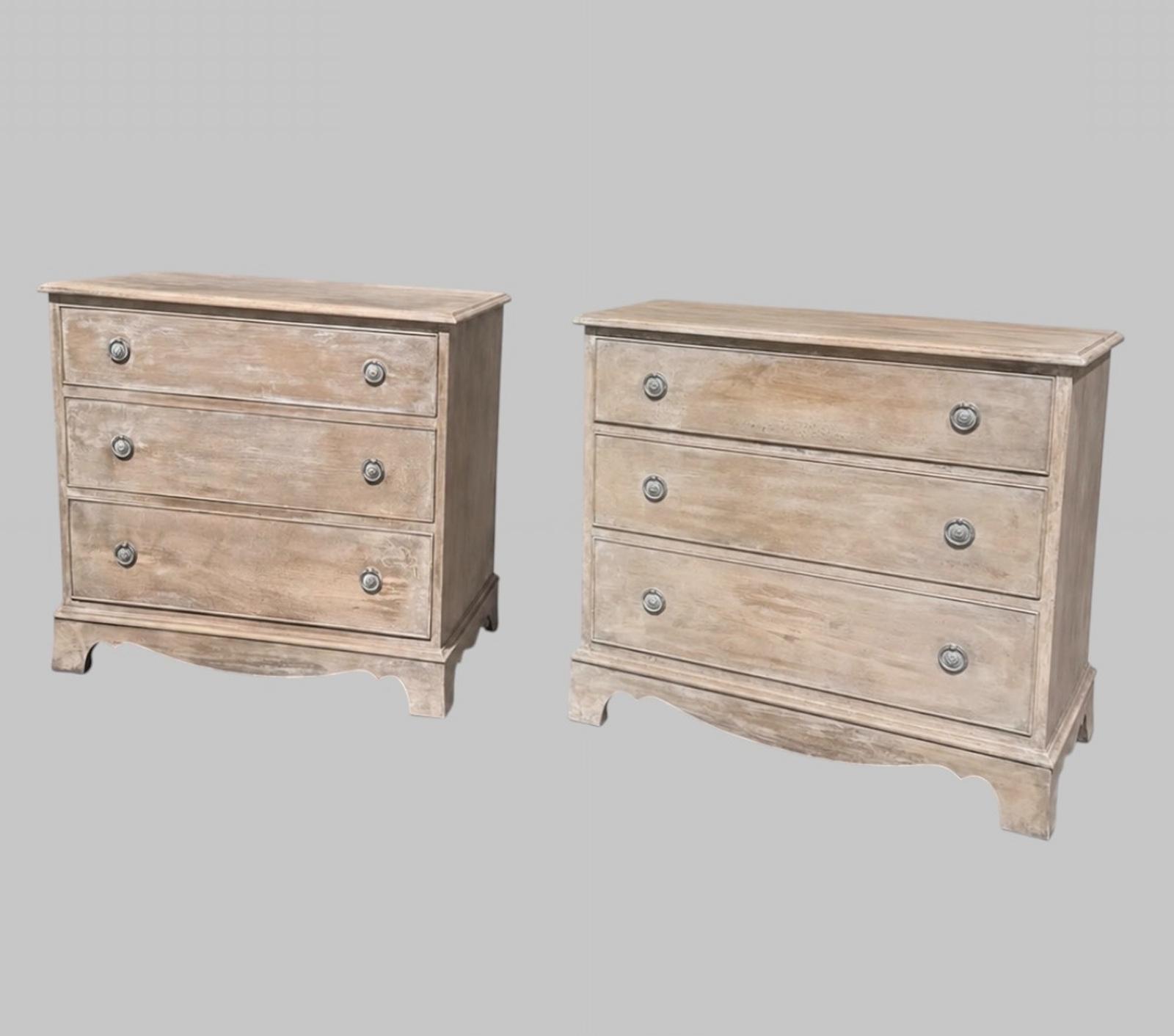 Pair of Attractive Chest of Drawers c.1960 Later Painted (1 of 6) Pair of Attractive Chest of Drawers c.1960 Later Painted (1 of 6)