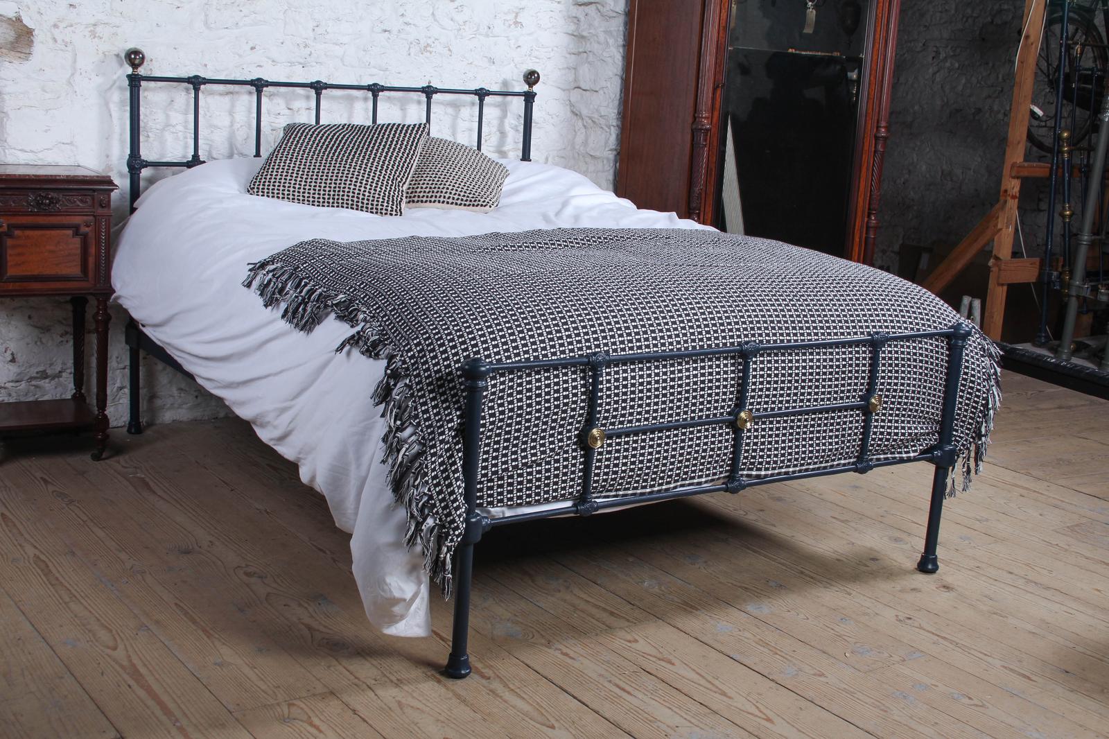 Iron Furniture - main image