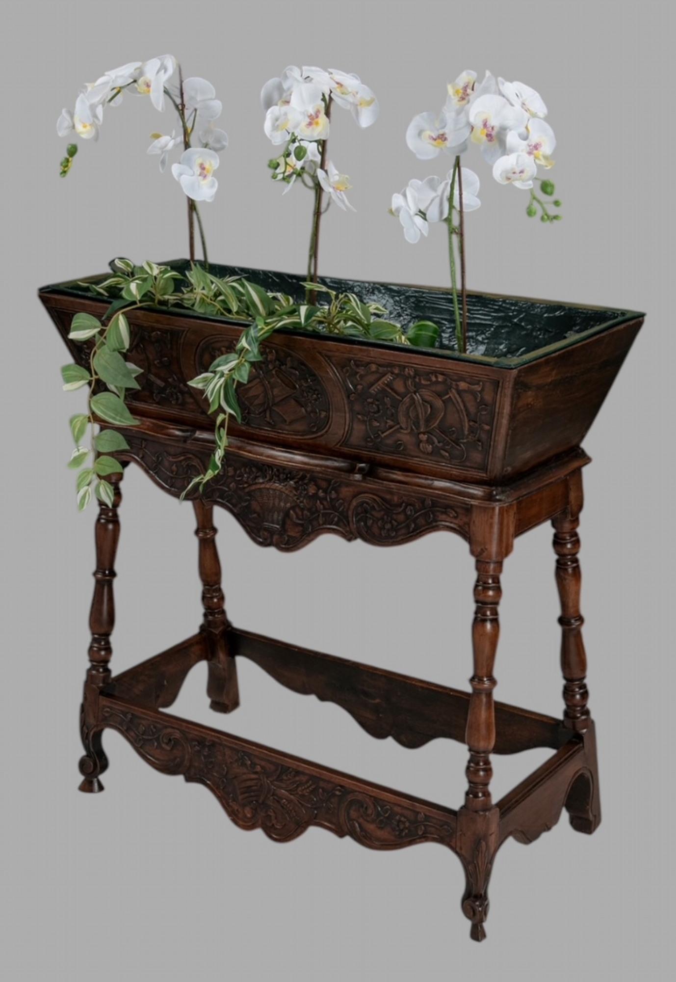 An C18th George III Dough Bin/planter (1 of 7) An C18th George III Dough Bin/planter (1 of 7)