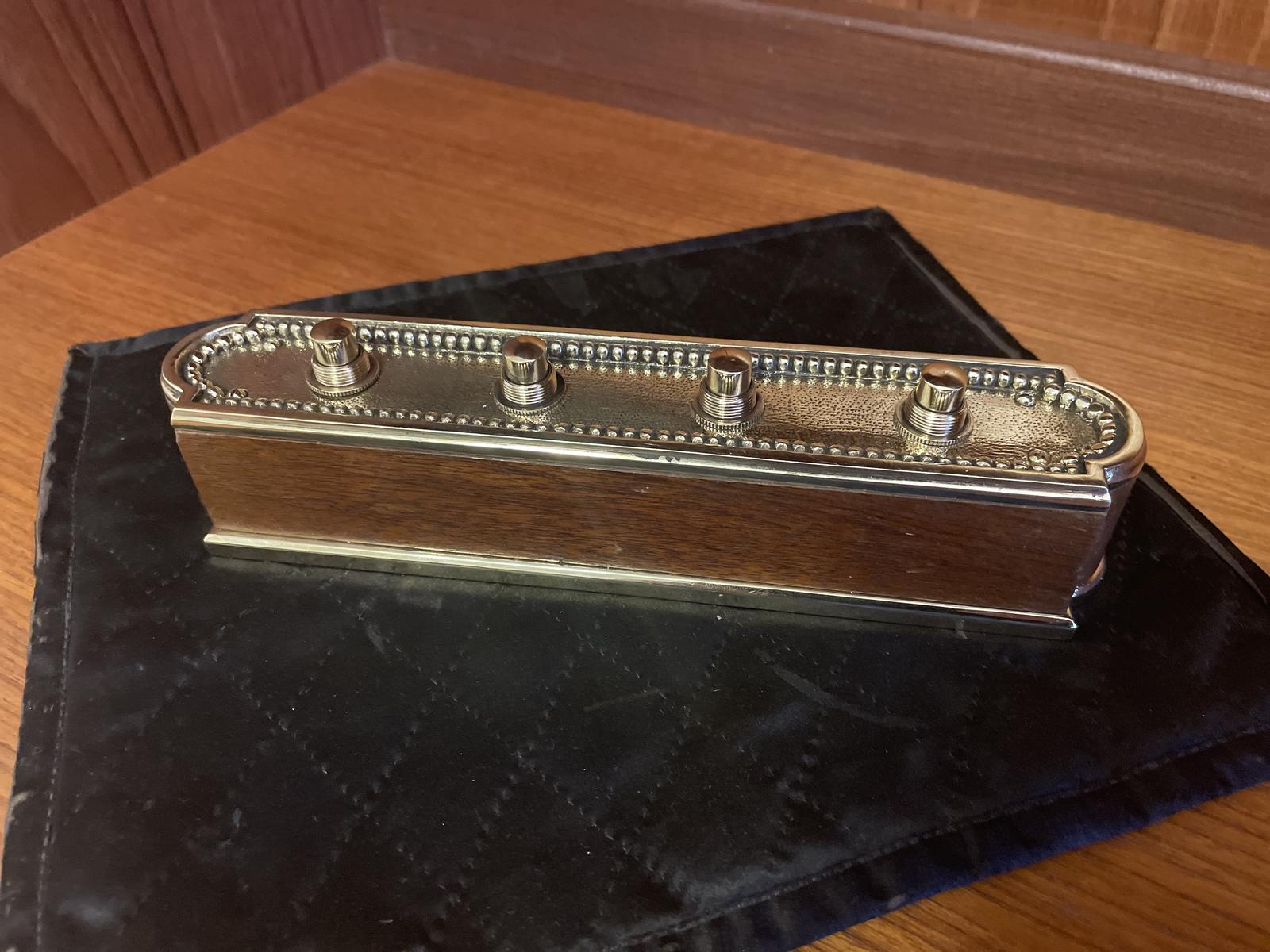 Brass & Mahogany Bell Push (1 of 6) Brass & Mahogany Bell Push (1 of 6)