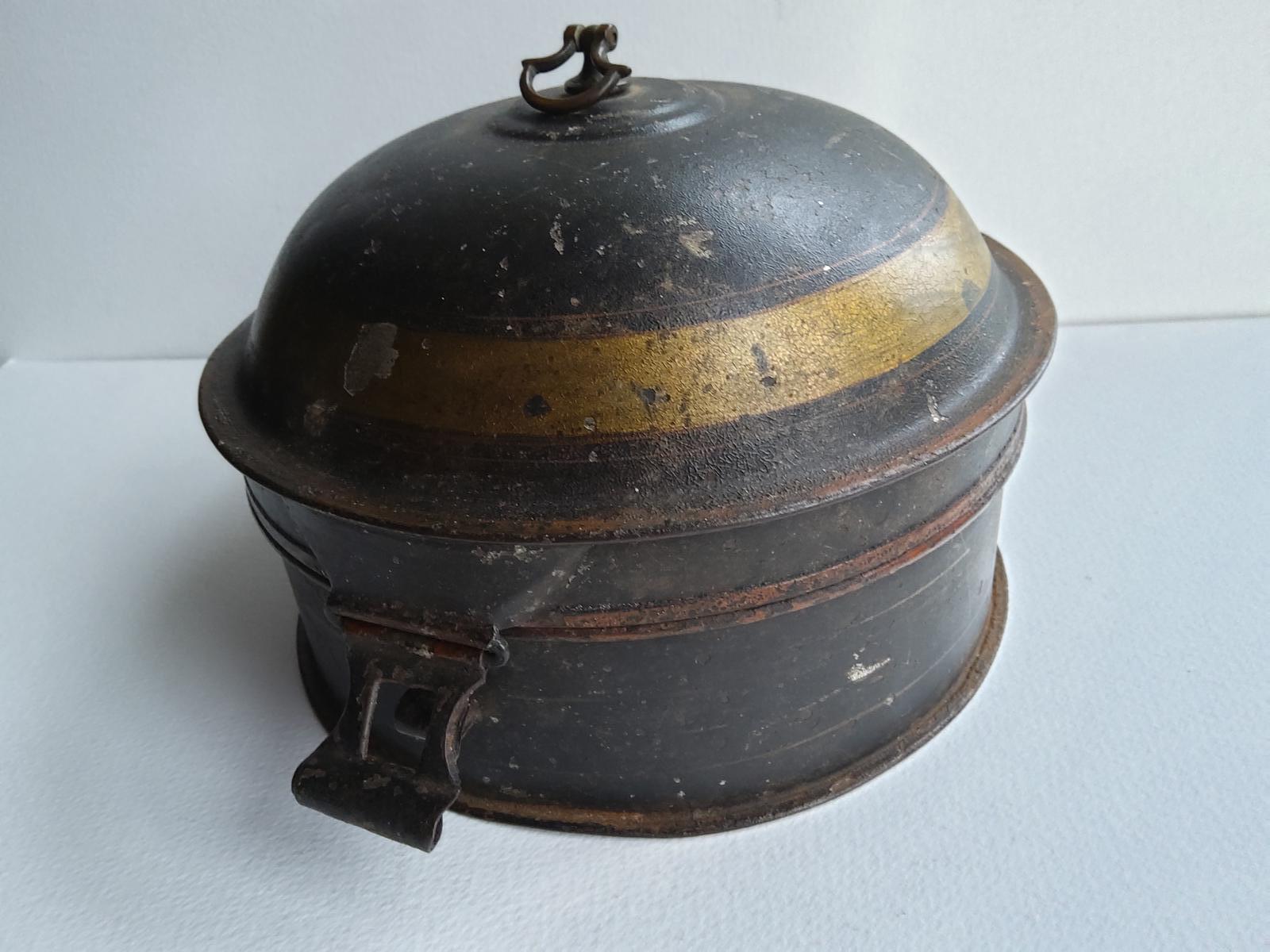 Victorian Metal Toleware Round Spice Tin (1 of 8)