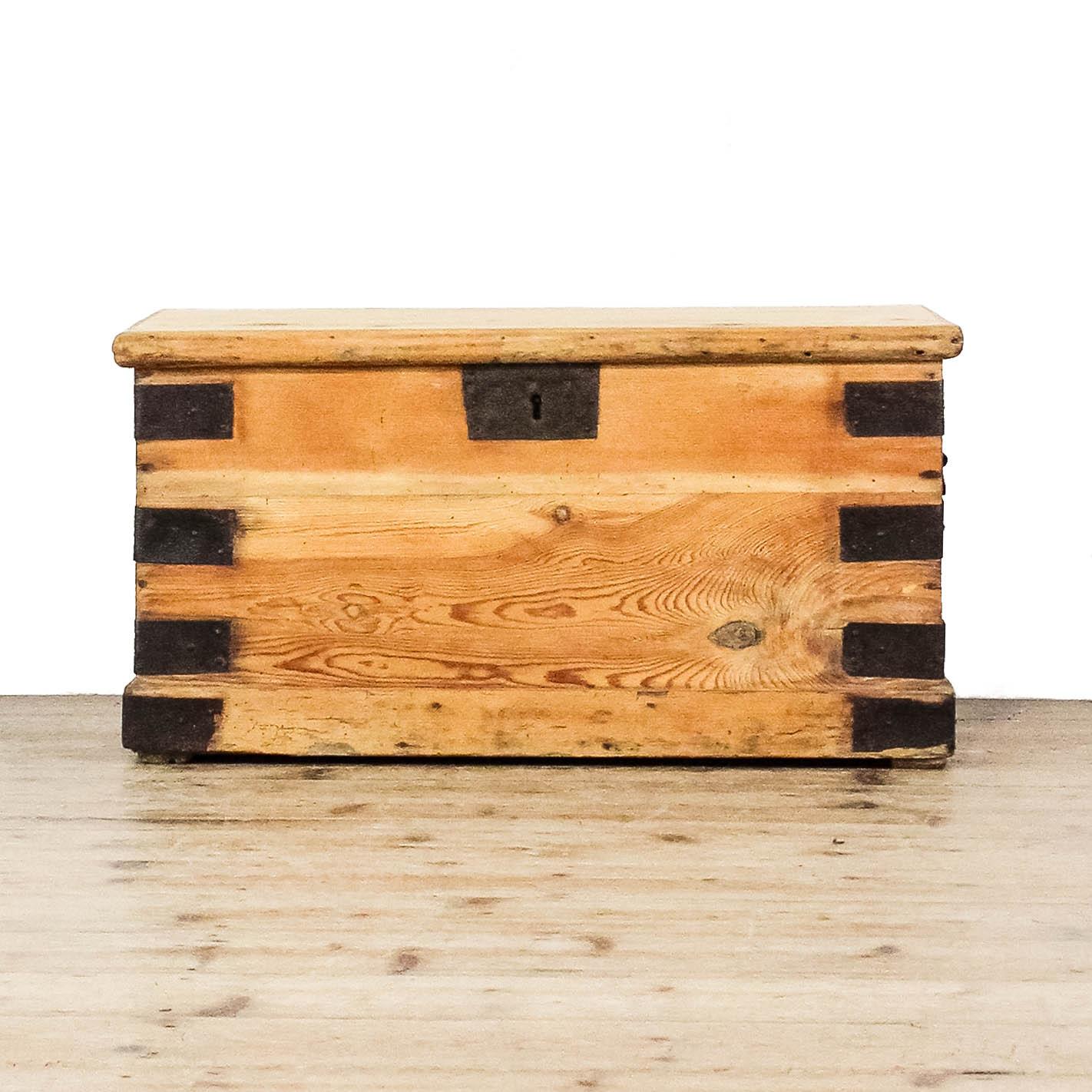 Antique Small Pine Trunk (1 of 14) Antique Small Pine Trunk (1 of 14)