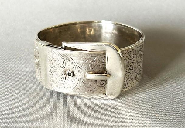 Ornate Chester Silver 'Buckle' Bangle (1 of 9) Ornate Chester Silver 'Buckle' Bangle (1 of 9)