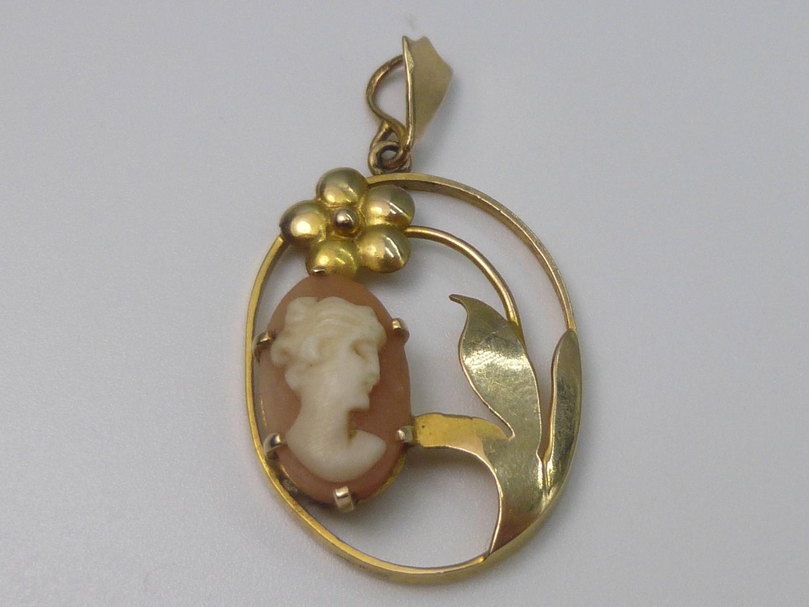 Gold Cameo Pendant (1 of 7)