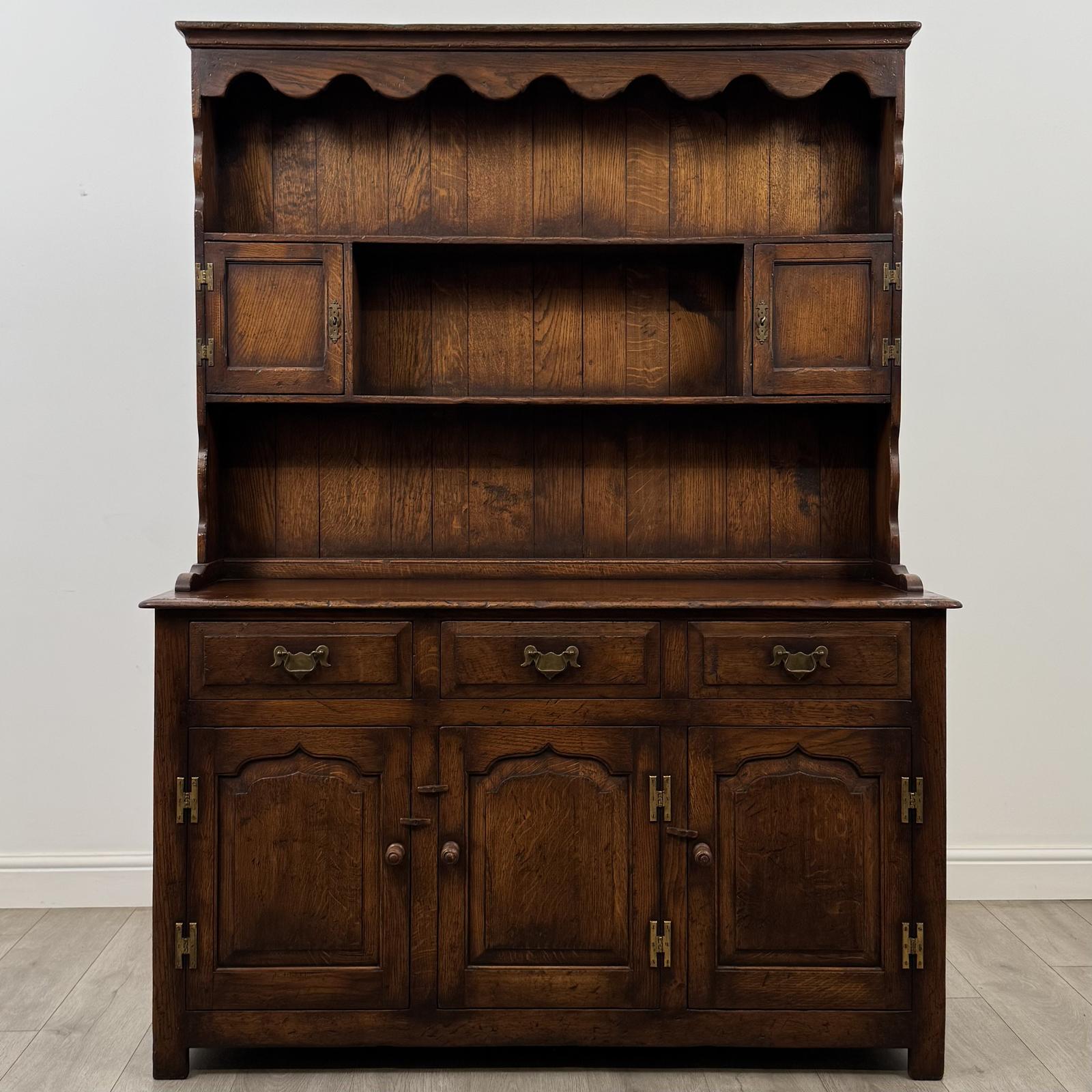 Antique 20th Century Farmhouse Welsh Dresser In Oak (1 of 12) Antique 20th Century Farmhouse Welsh Dresser In Oak (1 of 12)