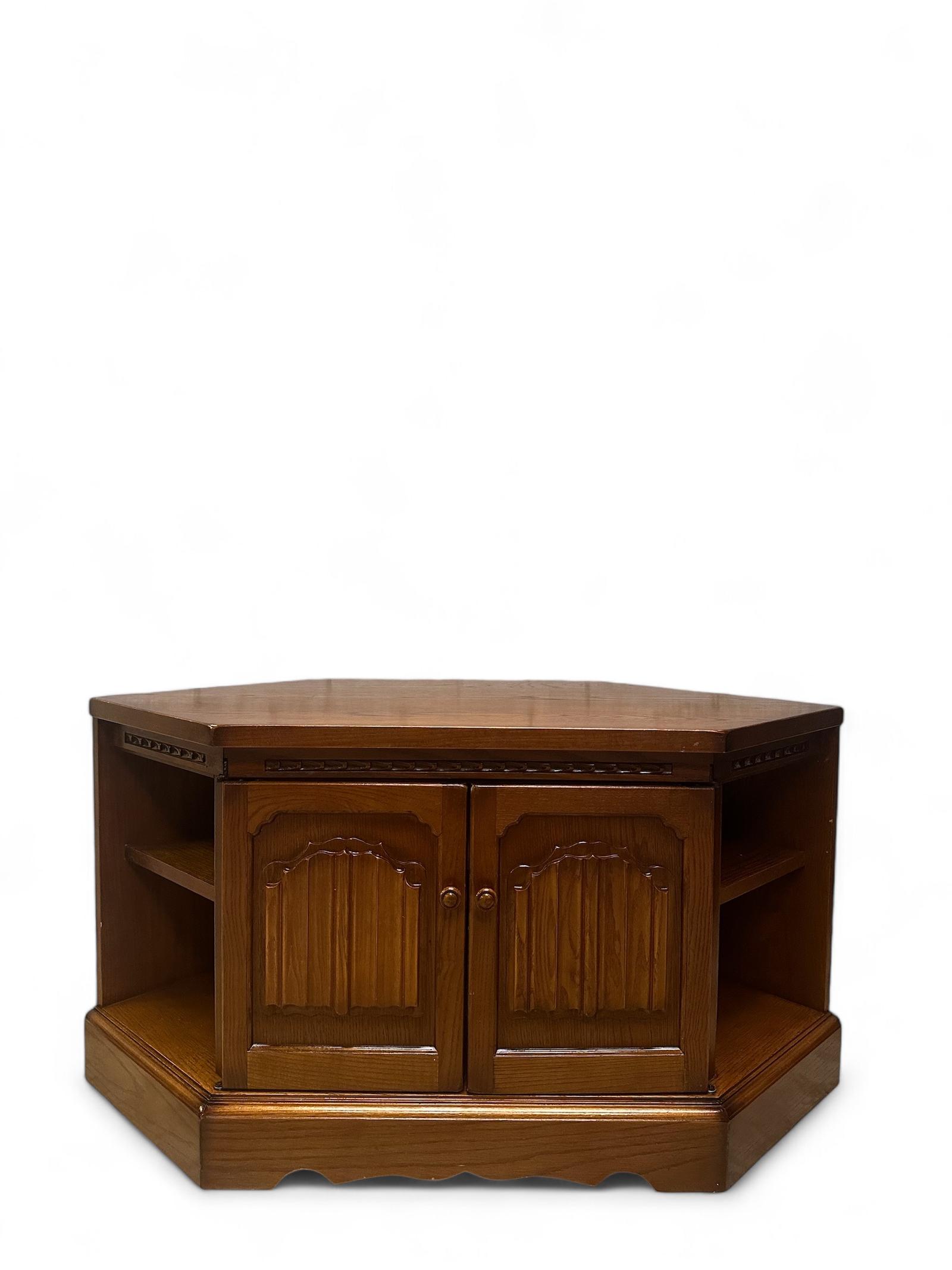 Vintage Nathan Oak TV Cabinet / Made in England c.1970 (1 of 7)