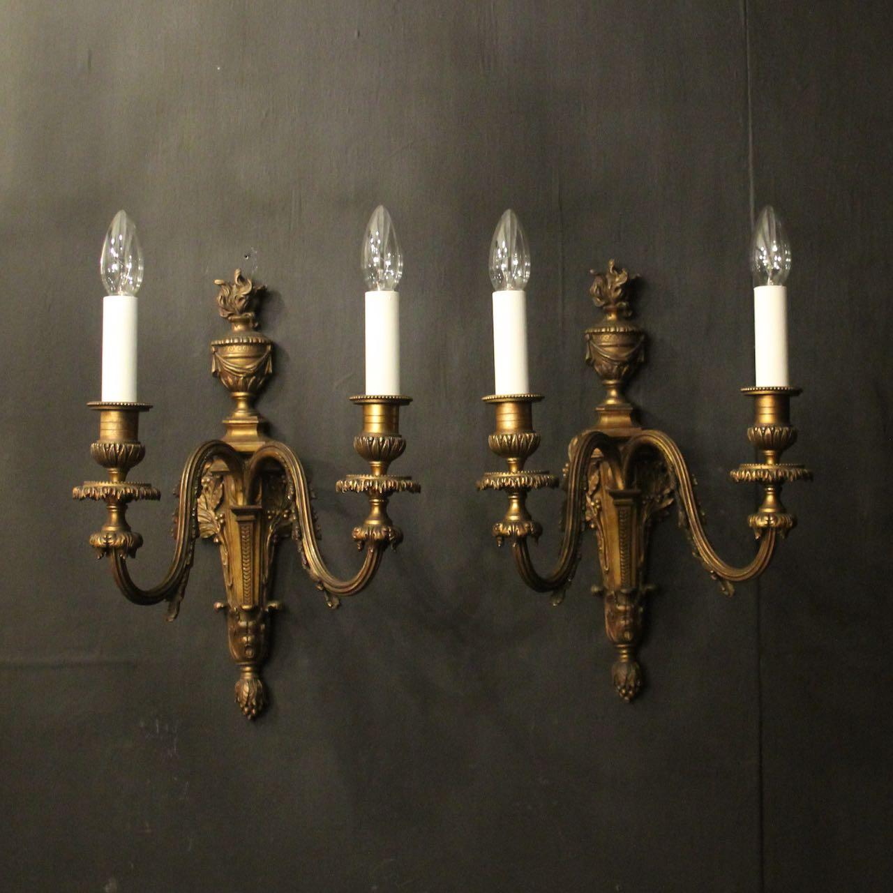 French Pair of Bronze Antique Wall Sconces (1 of 10)