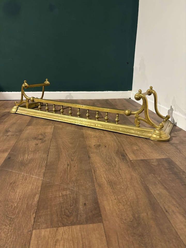 Victorian Ornate Brass Fender (1 of 11)