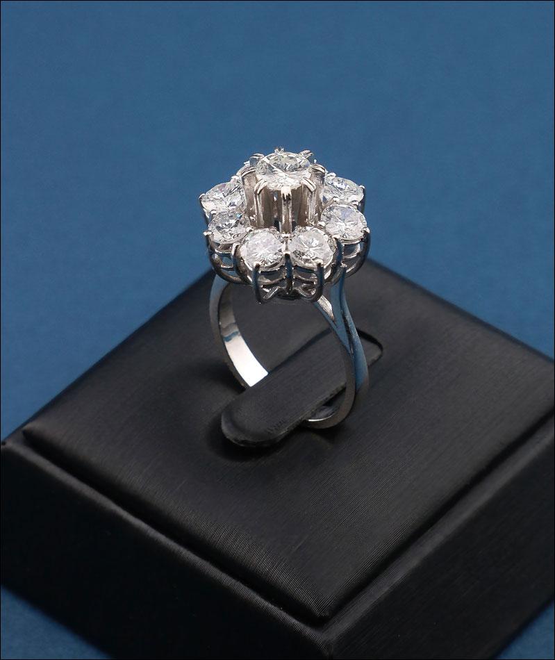 Rosette Ring with 9 Diamonds, 18k White Gold with Gemological Certification (1 of 19)