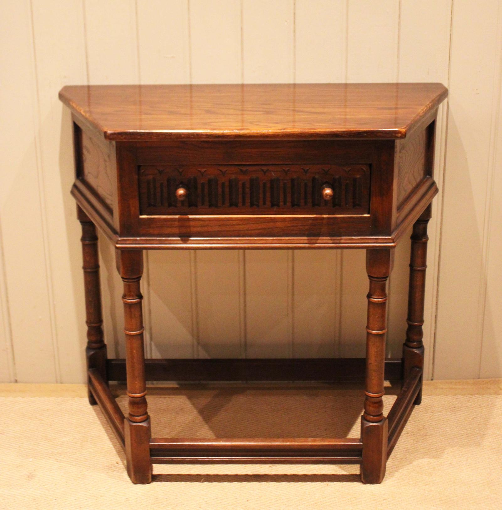 Solid Oak Side Table (1 of 12) Solid Oak Side Table (1 of 12)
