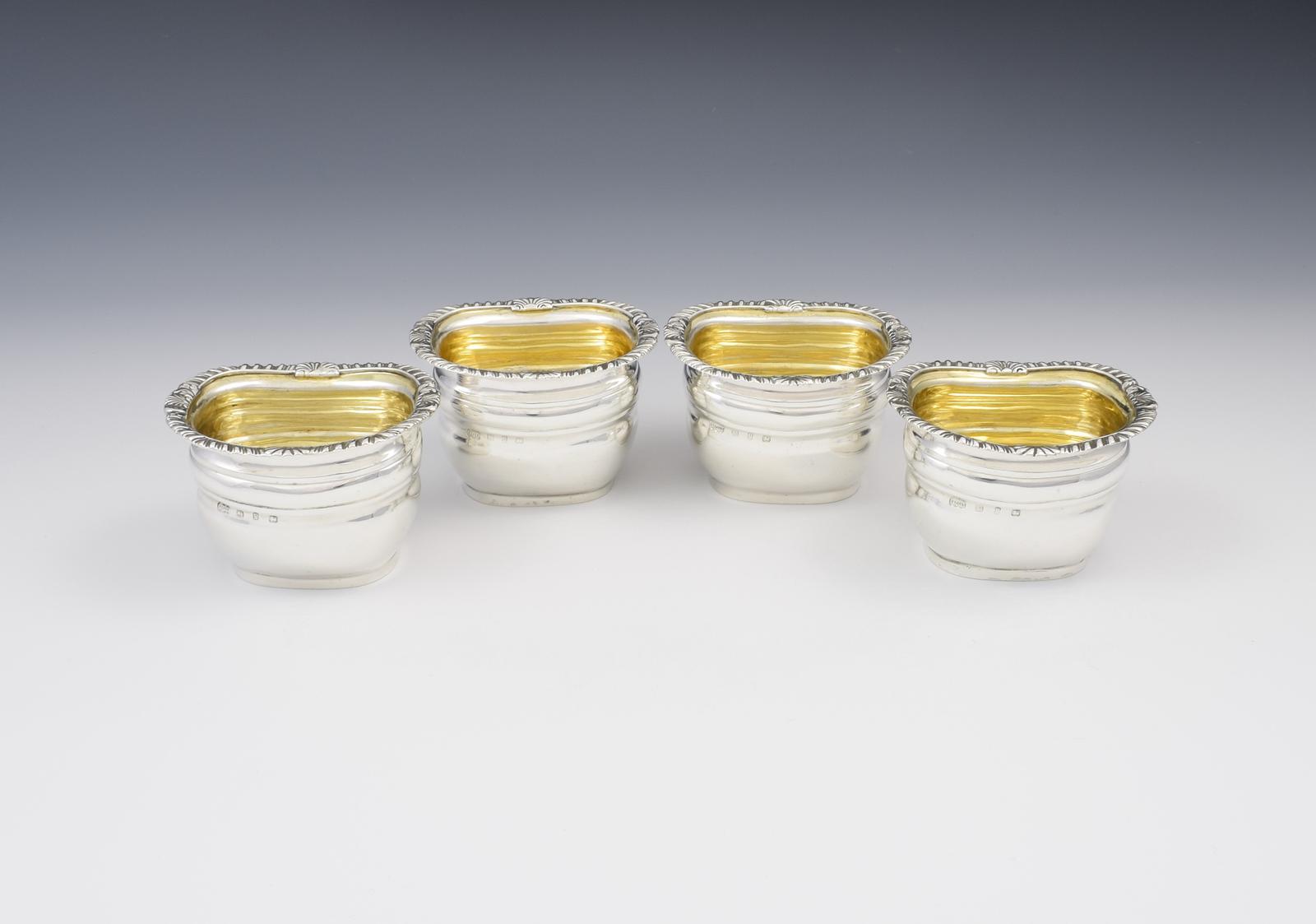 Set of 4 Victorian Silver Bombe Table Salts Elkington & Co 1898 (1 of 9)