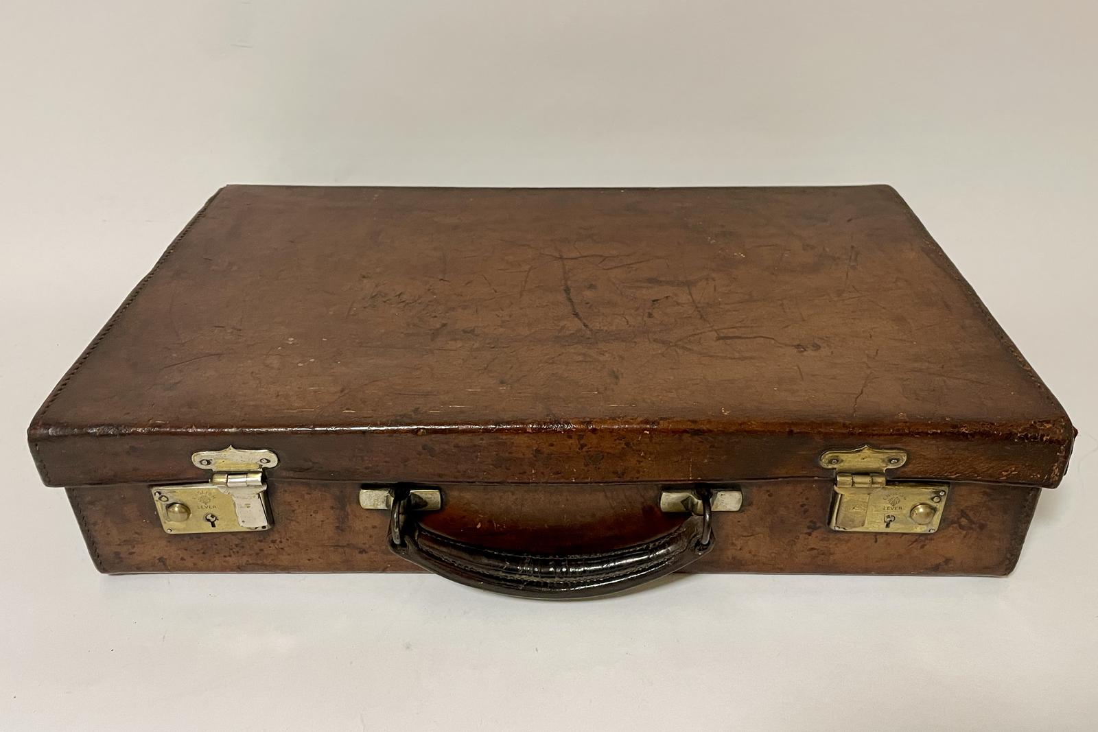 Antique Leather Case (1 of 18) Antique Leather Case (1 of 18)