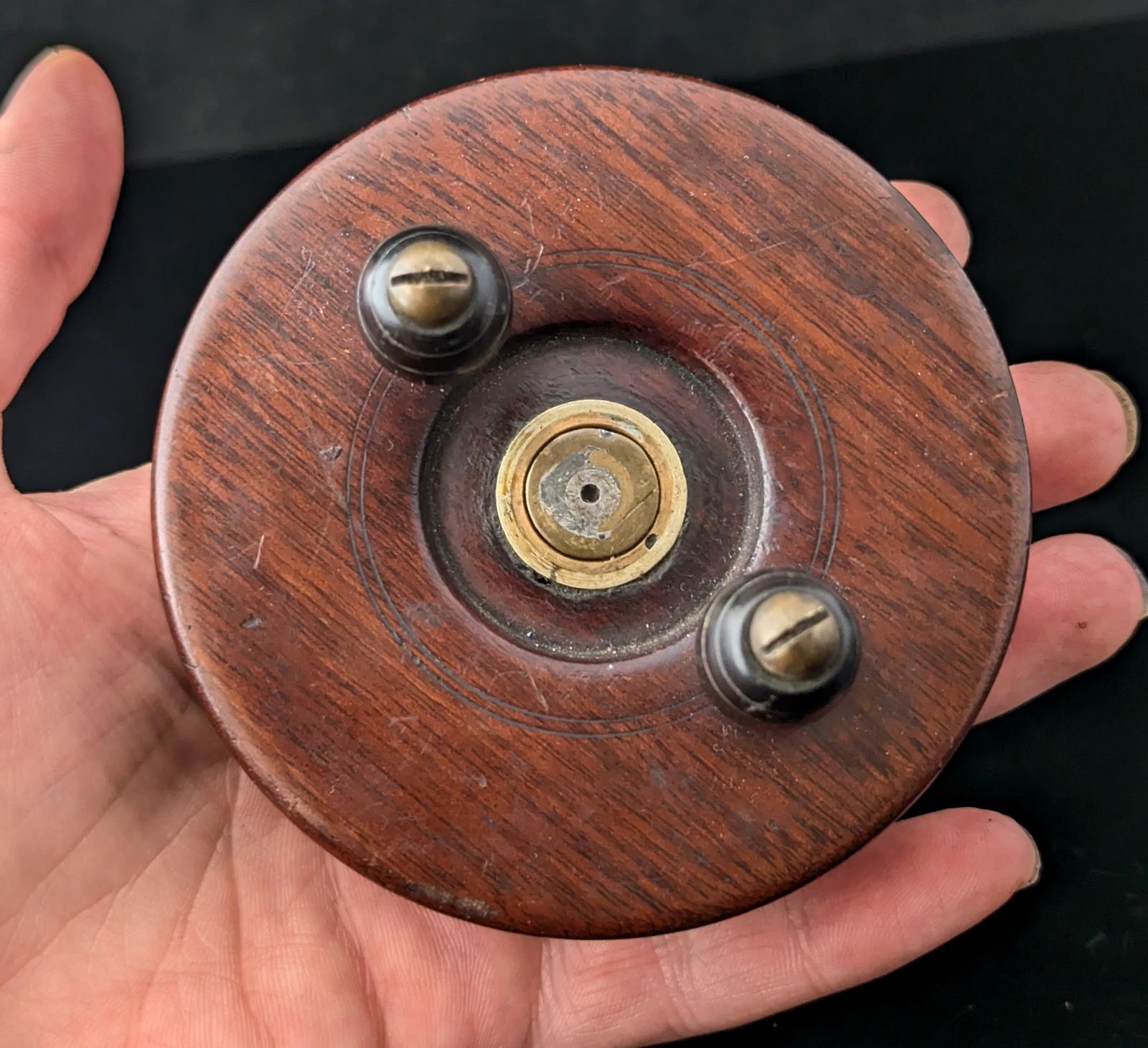 Antique Wood and Brass Centrepin Fishing Reel (1 of 9) Antique Wood and Brass Centrepin Fishing Reel (1 of 9)