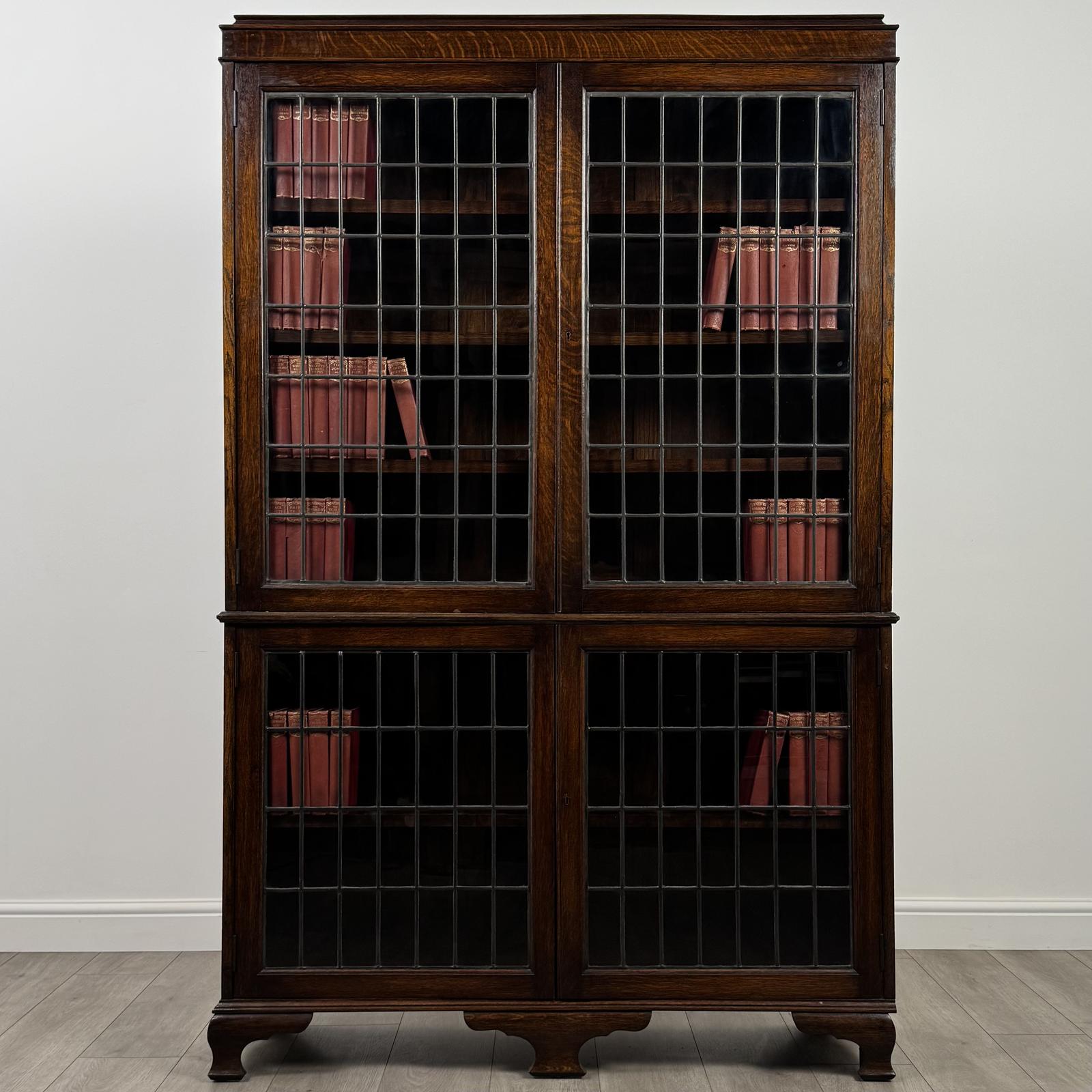 Antique 20th Century Fine Quality Display Cabinet in Oak (1 of 11)