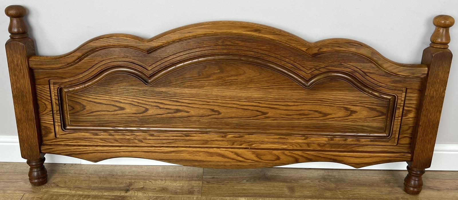 Footboard Vintage French Style Oak Double Bed Carved Footboard (1 of 7) Footboard Vintage French Style Oak Double Bed Carved Footboard (1 of 7)