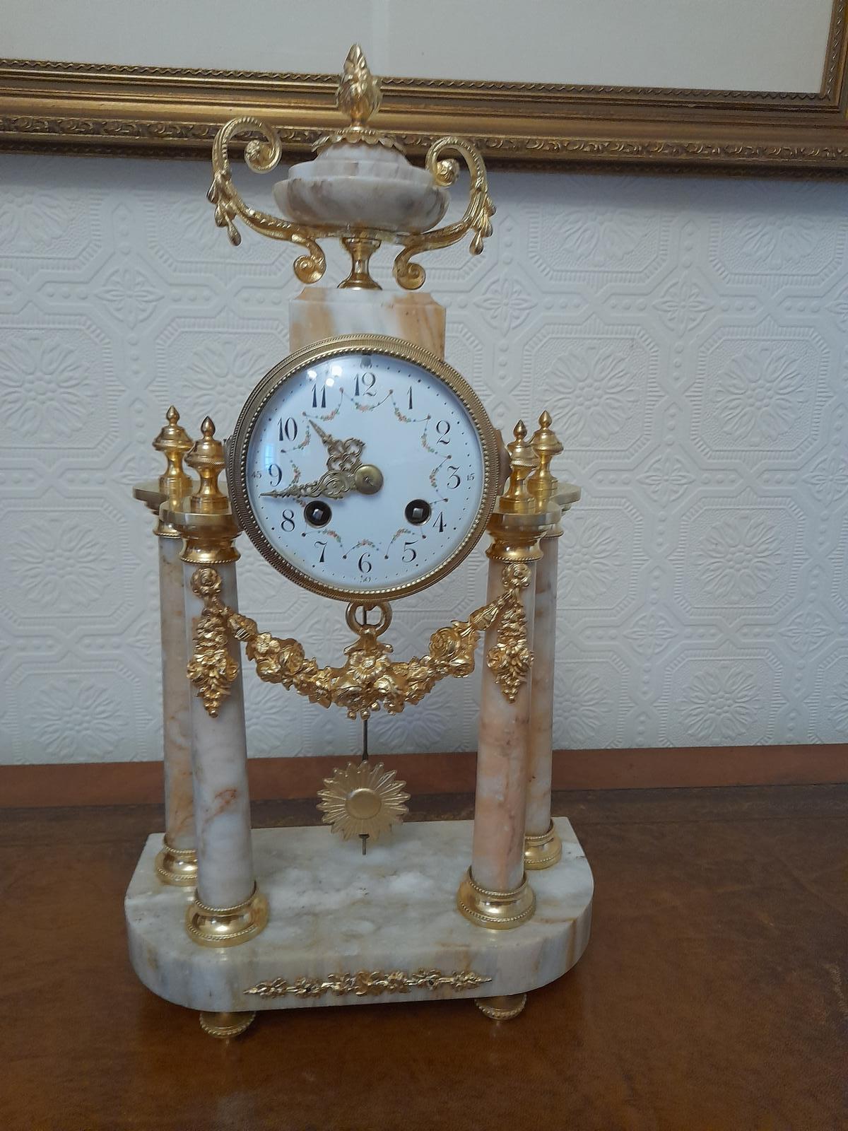 Gilt & Marble Portico Mantel Clock (1 of 7)