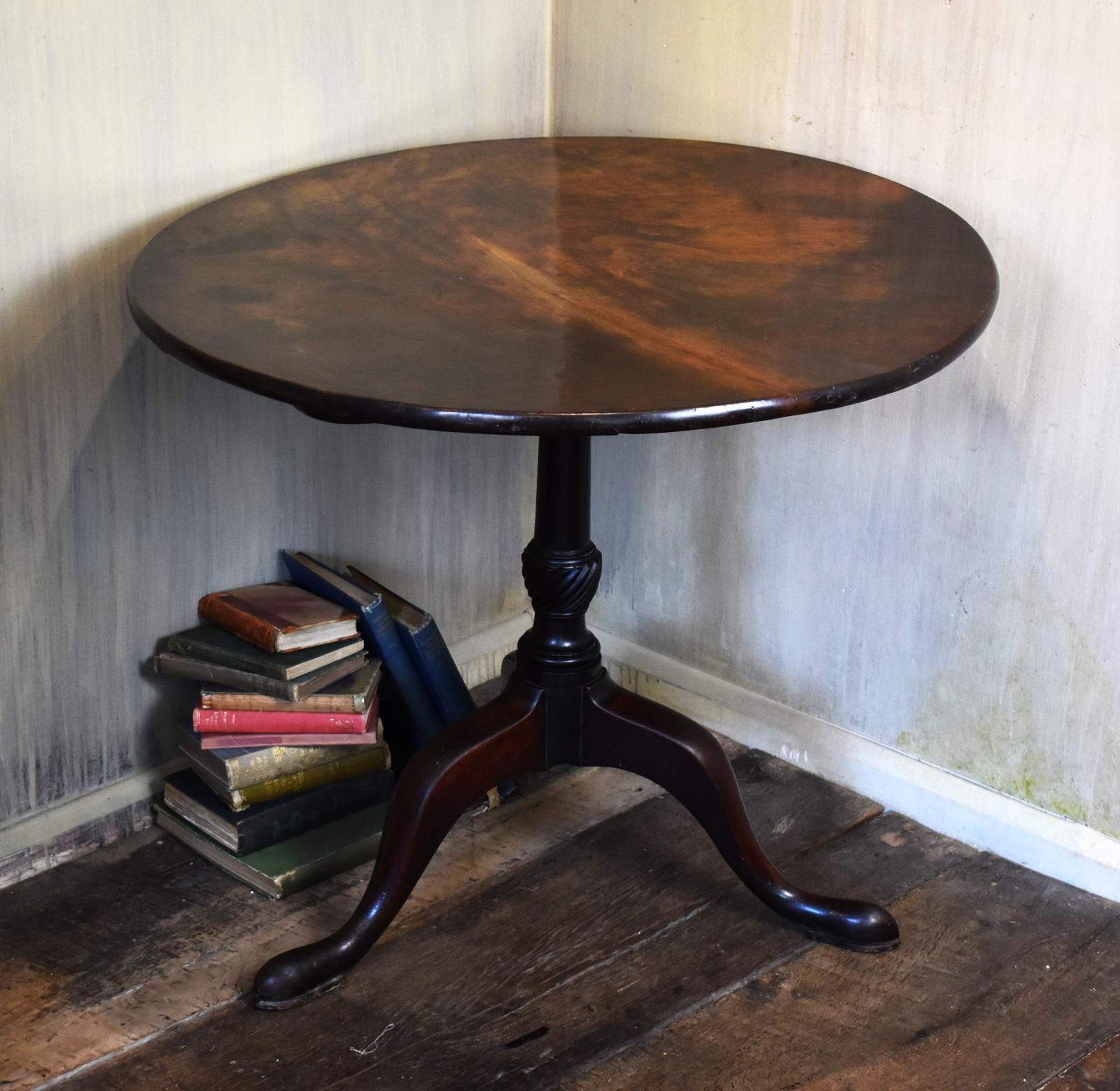 Georgian Mahogany Tilt Top Tripod Table (1 of 8)