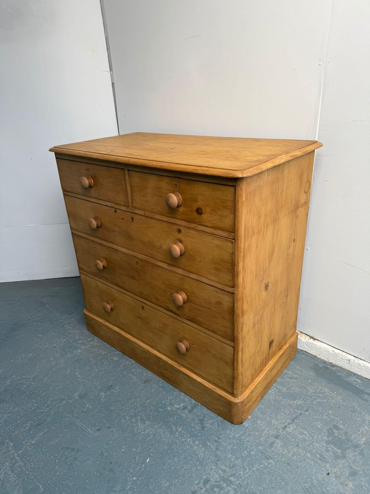 Superb Antique Pine Rounded Victorian Waxed 5 Drawer Chest of Drawers (1 of 9) Superb Antique Pine Rounded Victorian Waxed 5 Drawer Chest of Drawers (1 of 9)