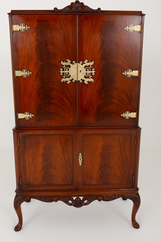 Queen Anne Style Mahogany Cocktail Cabinet (1 of 9)