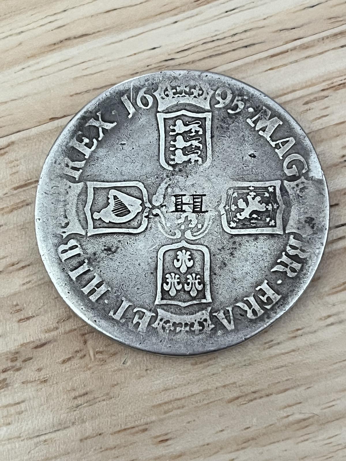 William III - 1695 Silver Crown - Regnal Year SEPTIMO (1 of 10)