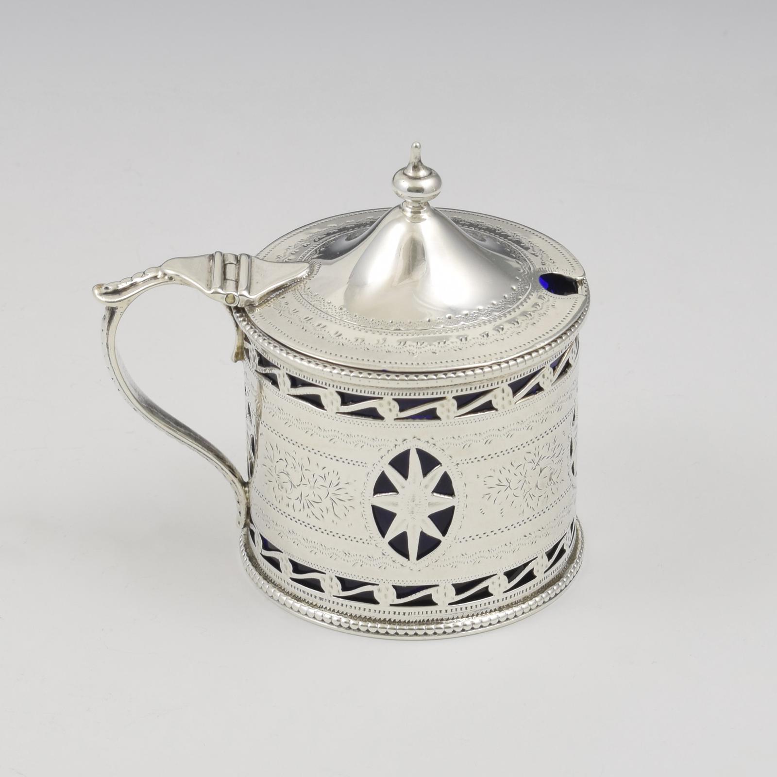 Pretty Victorian Pierced Silver Drum Mustard Pot Nathan & Hayes 1894 (1 of 11) Pretty Victorian Pierced Silver Drum Mustard Pot Nathan & Hayes 1894 (1 of 11)