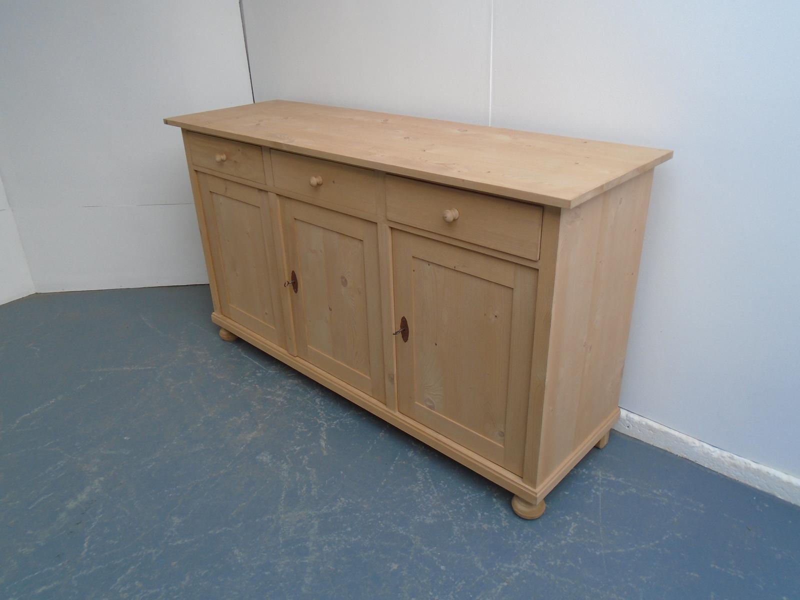 Mint Clean Large Pine 3 Door Kitchen Dresser Base to wax / paint (1 of 9)