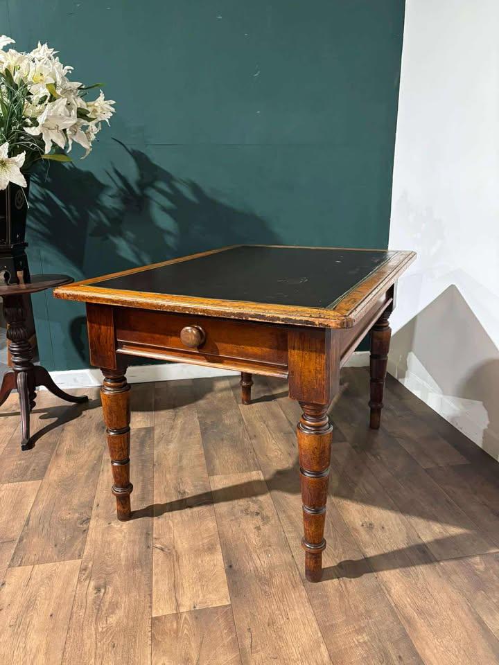 Victorian Mahogany Table with Rexine Top & Brass Border (1 of 16)